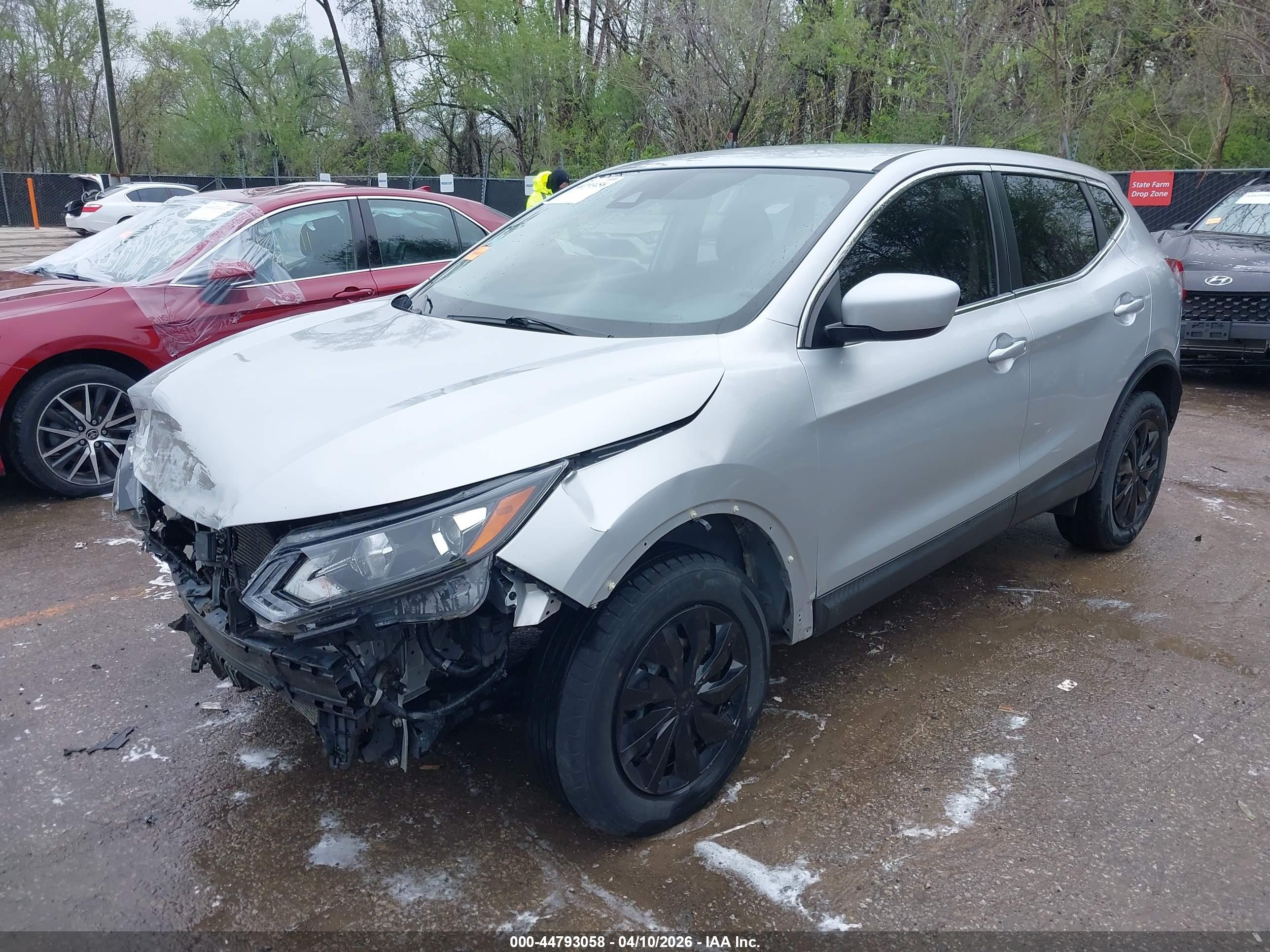 NISSAN ROGUE image 2