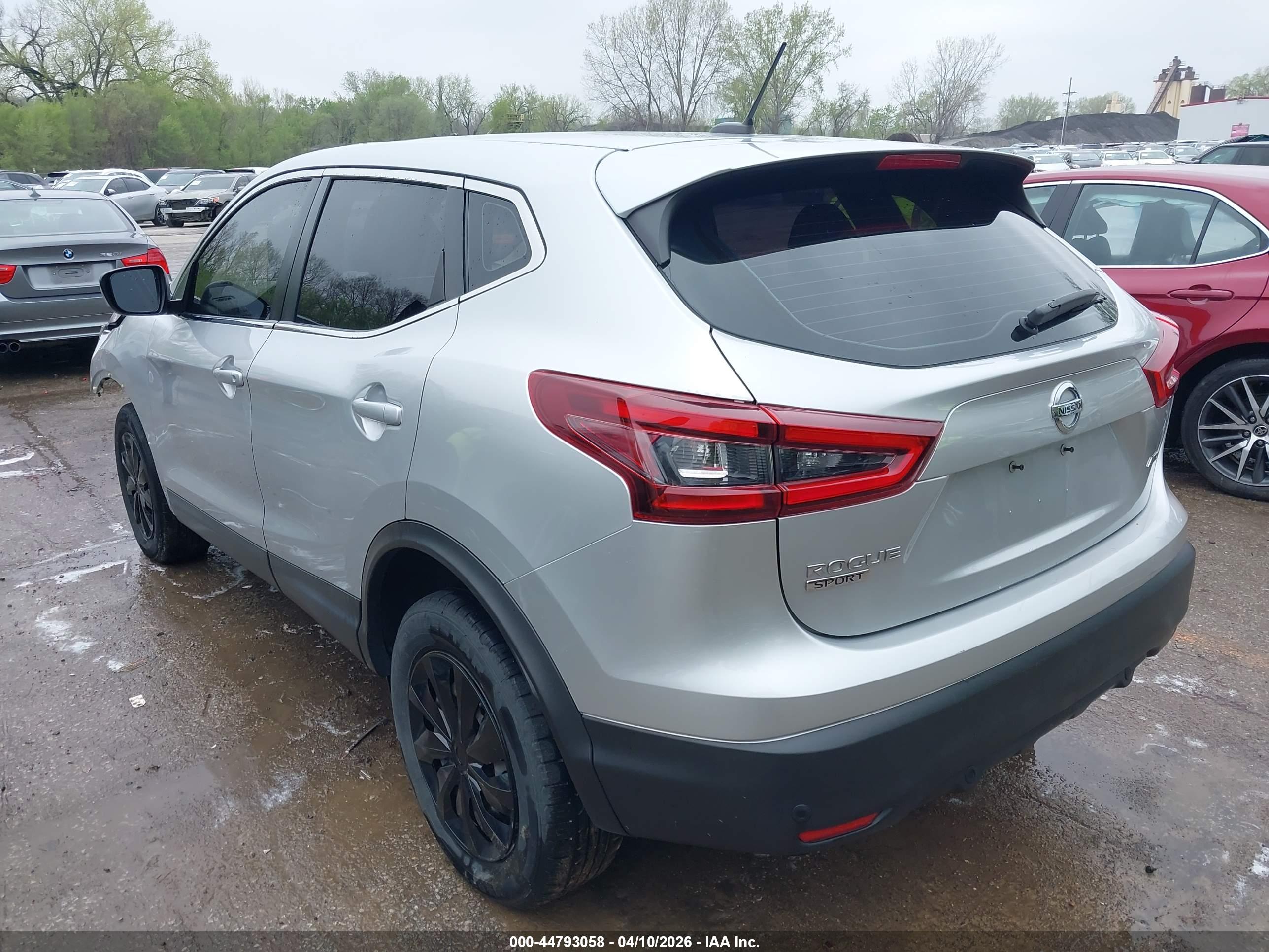 NISSAN ROGUE image 3
