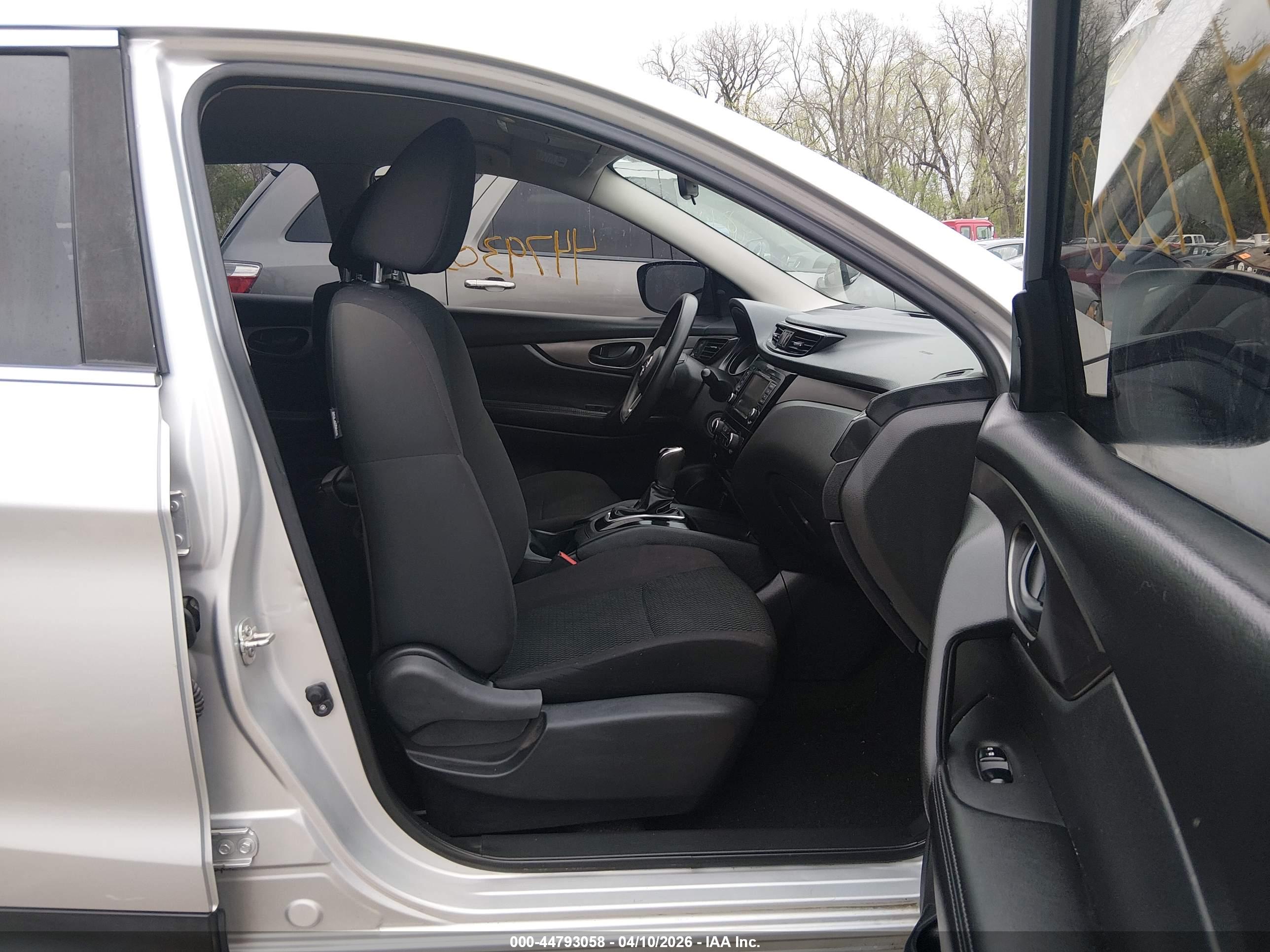 NISSAN ROGUE image 5