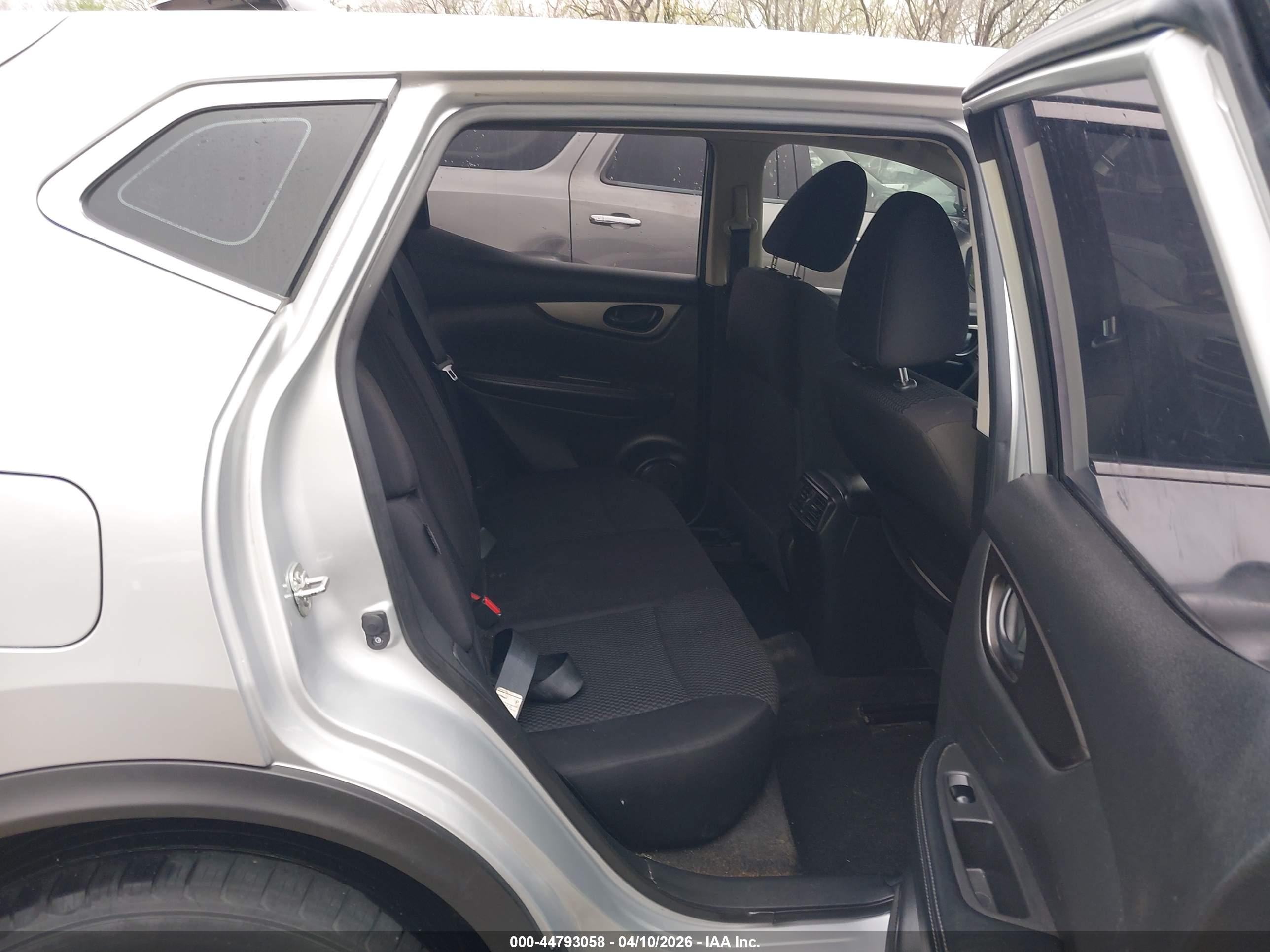 NISSAN ROGUE image 8