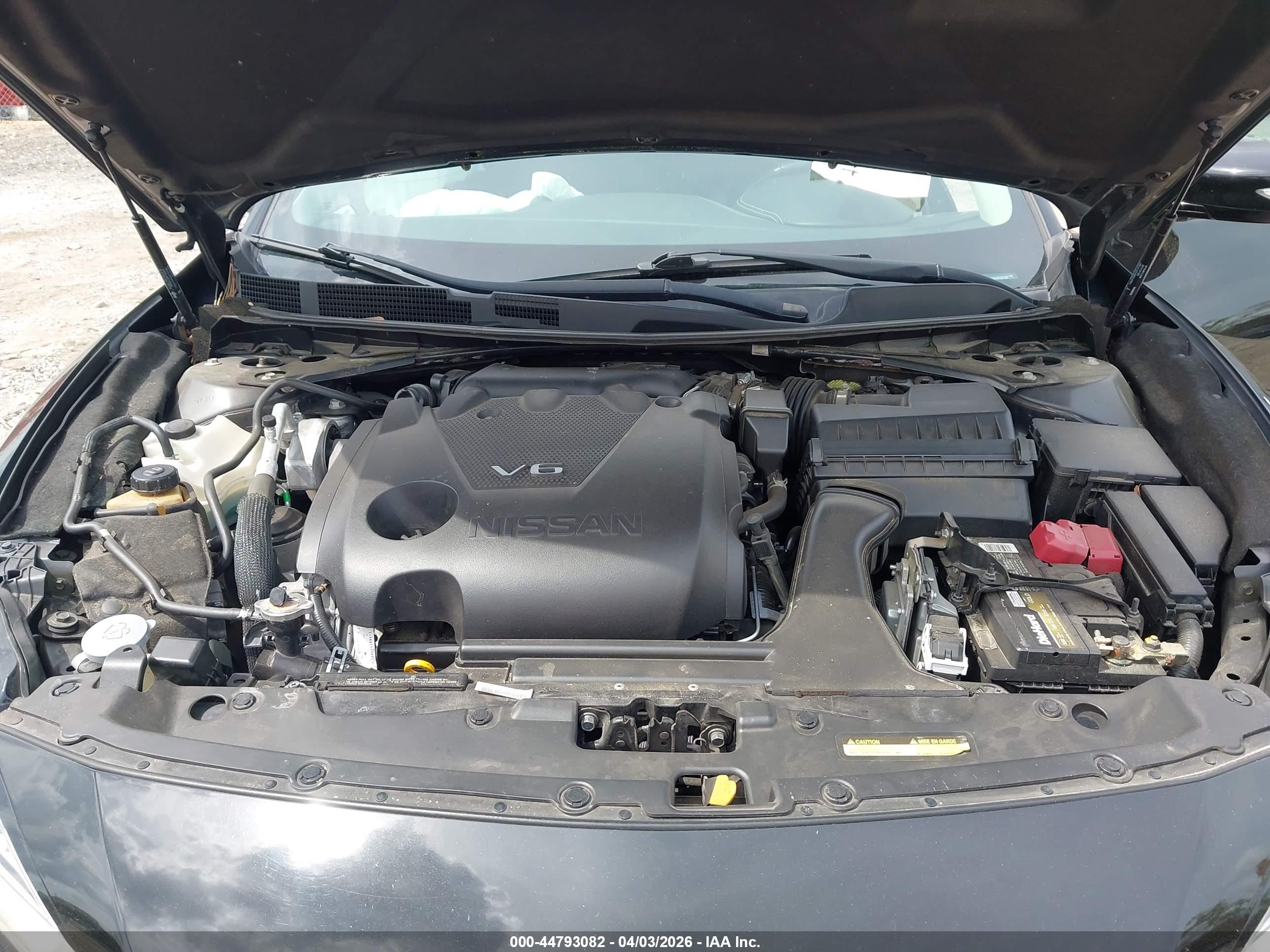 NISSAN MAXIMA image 10