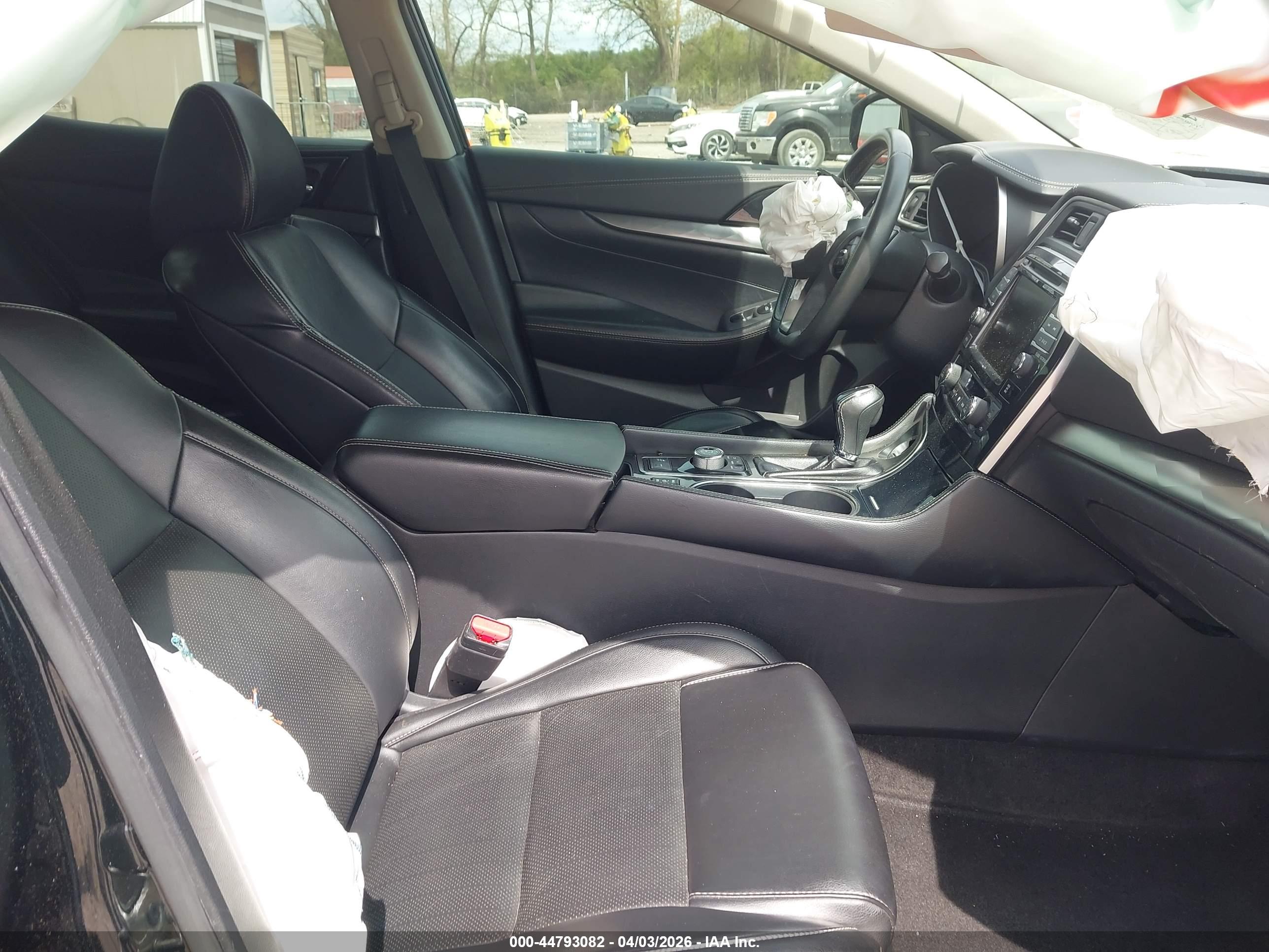 NISSAN MAXIMA image 5