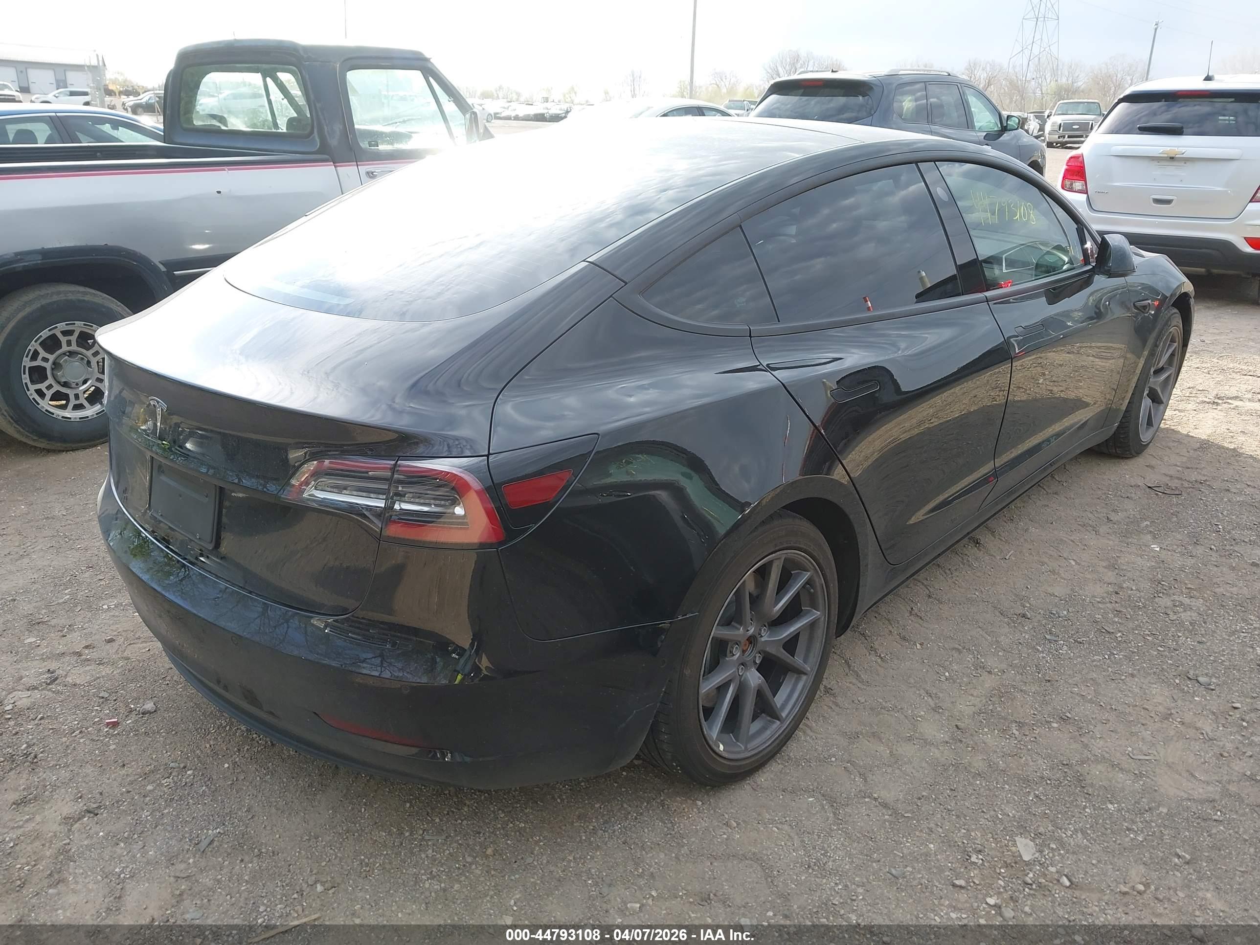 TESLA MODEL image 4