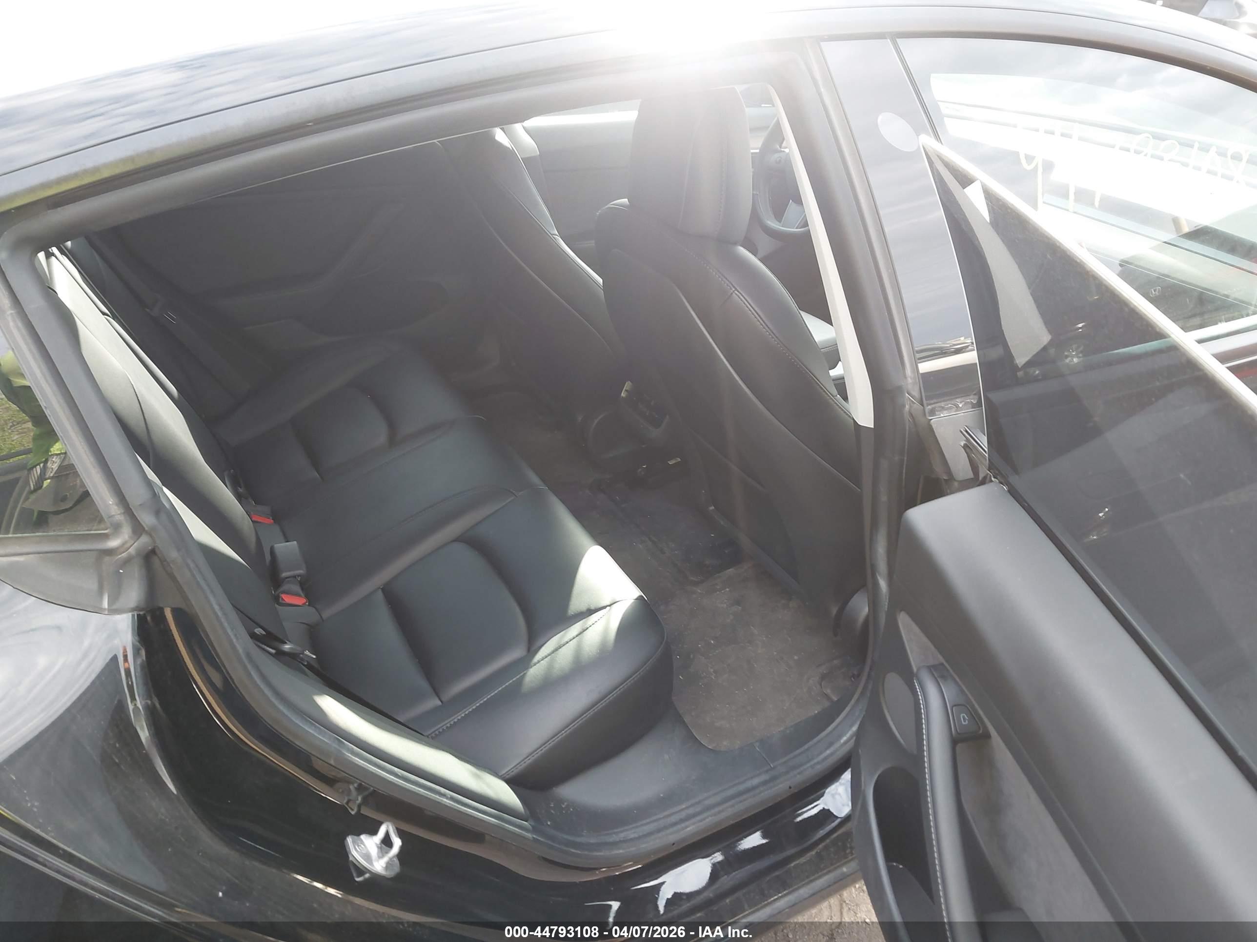 TESLA MODEL image 8