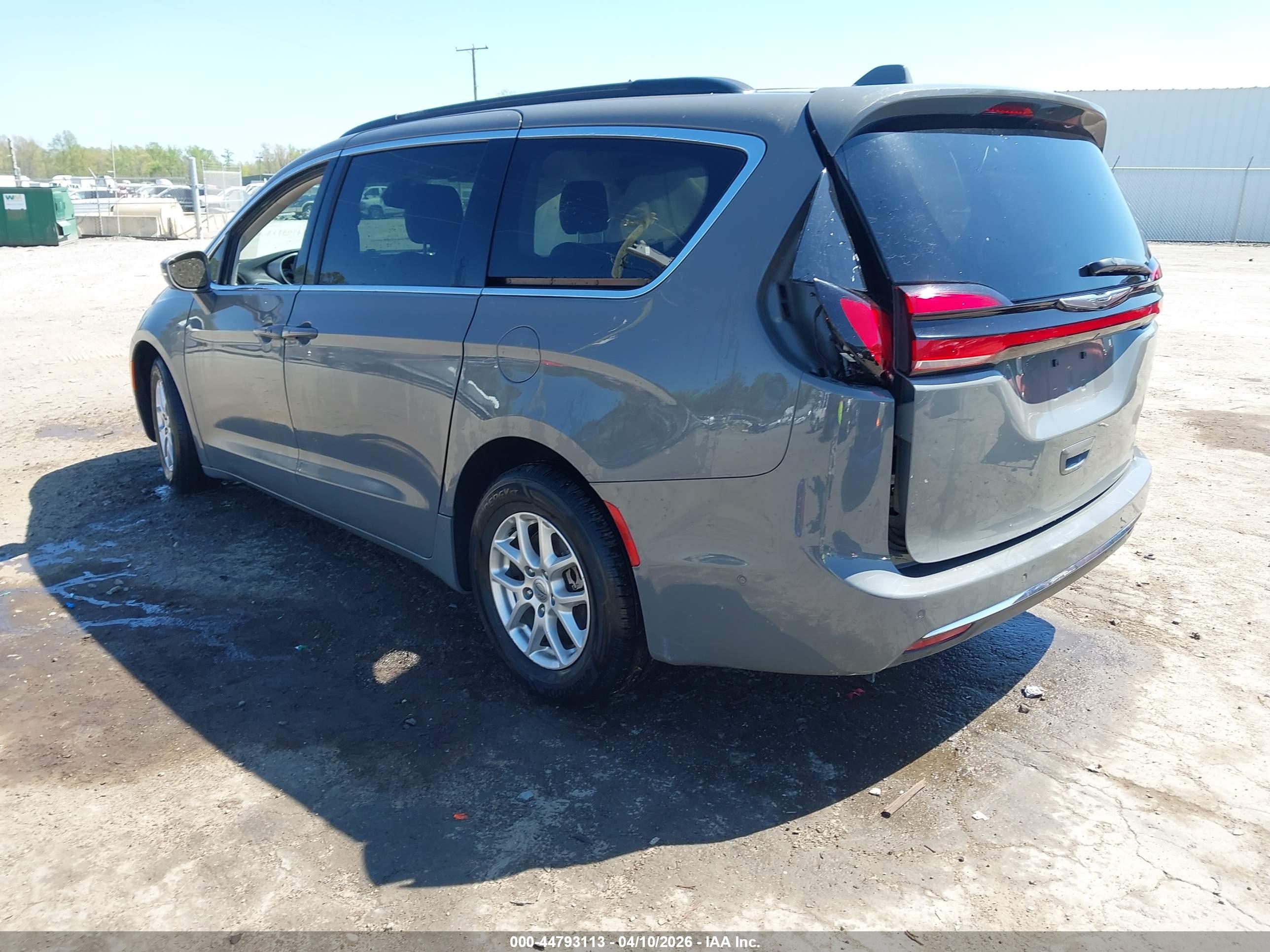 CHRYSLER PACIFICA image 3