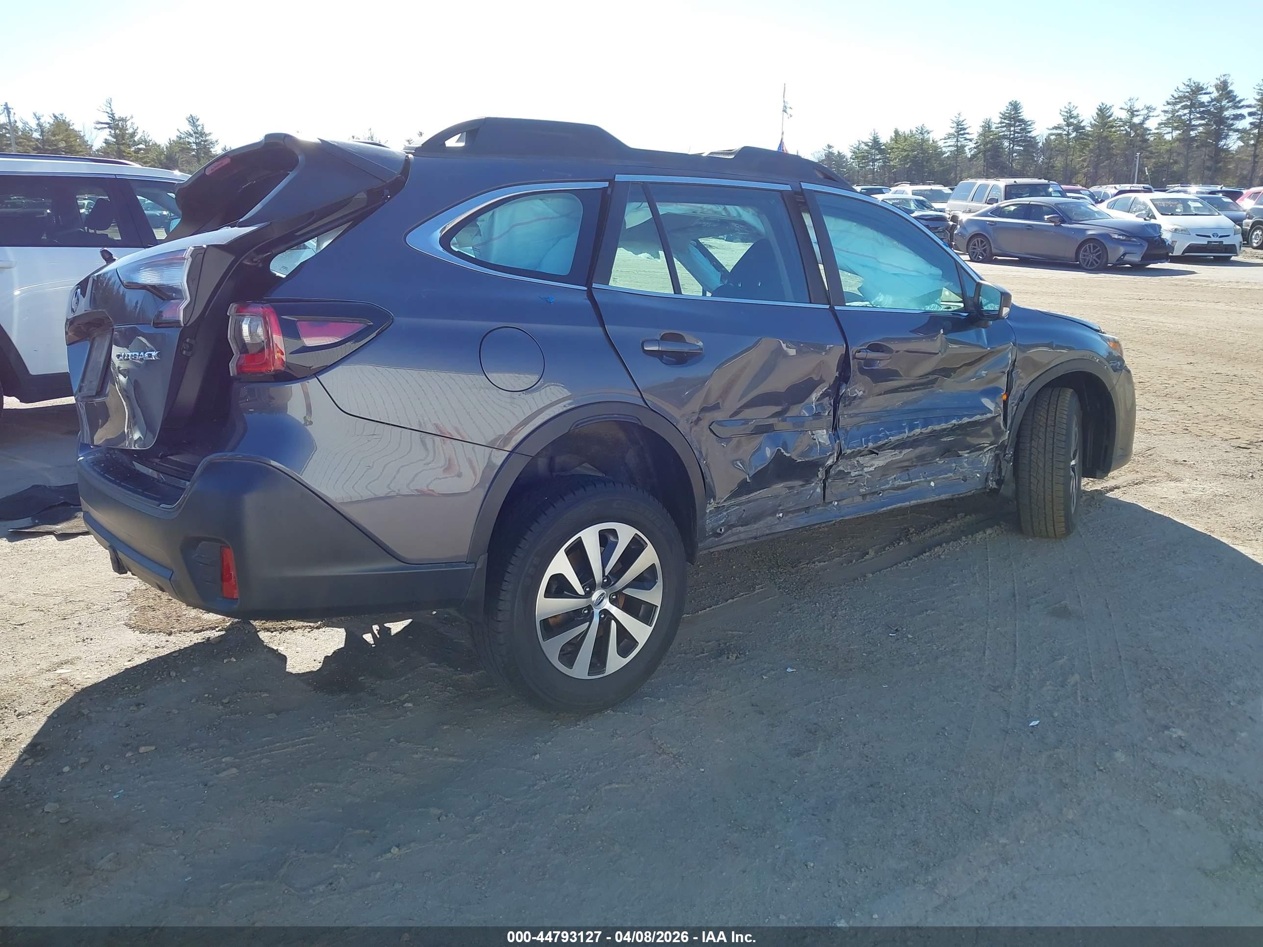 SUBARU OUTBACK image 4