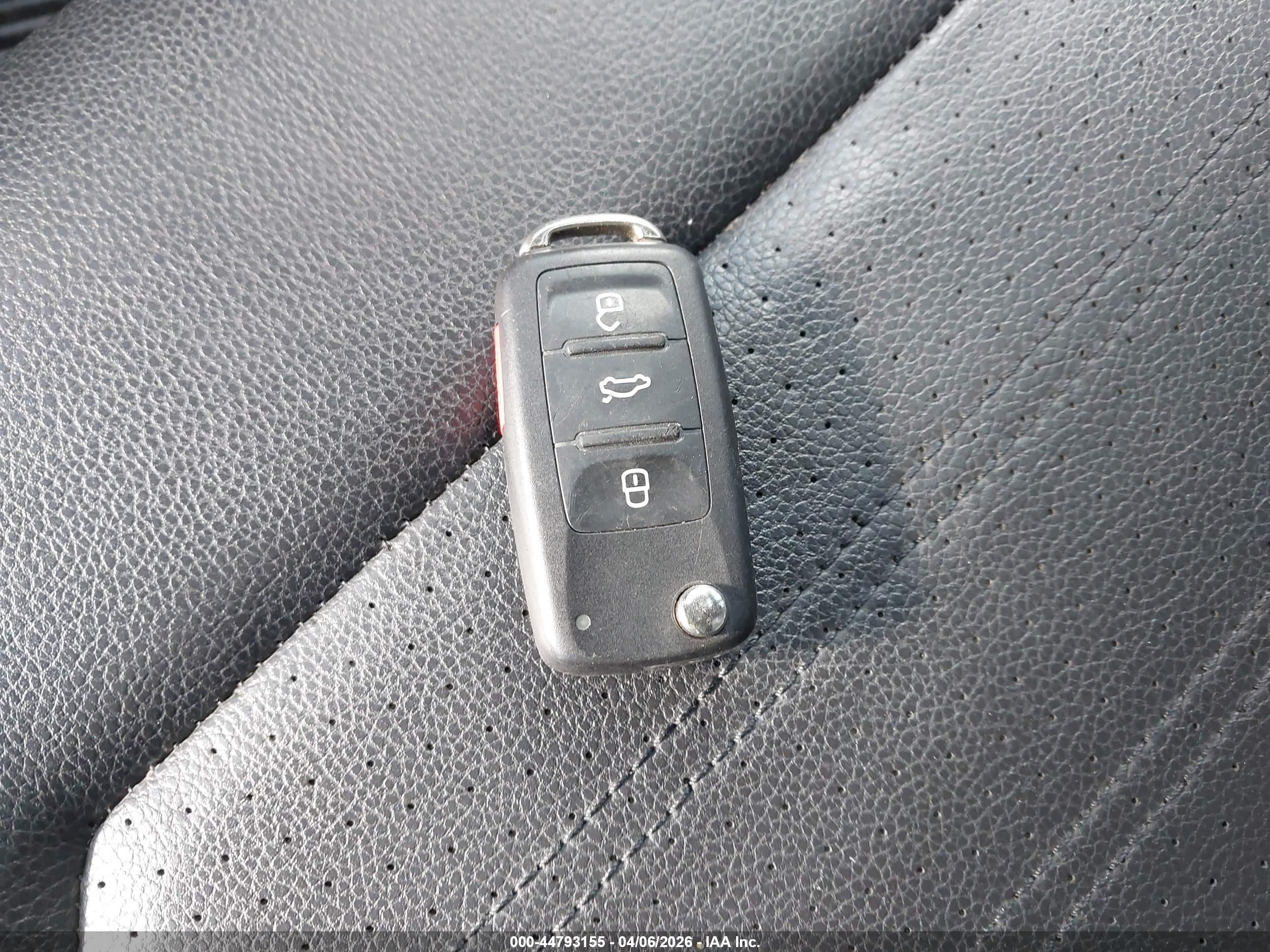 VOLKSWAGEN JETTA image 11