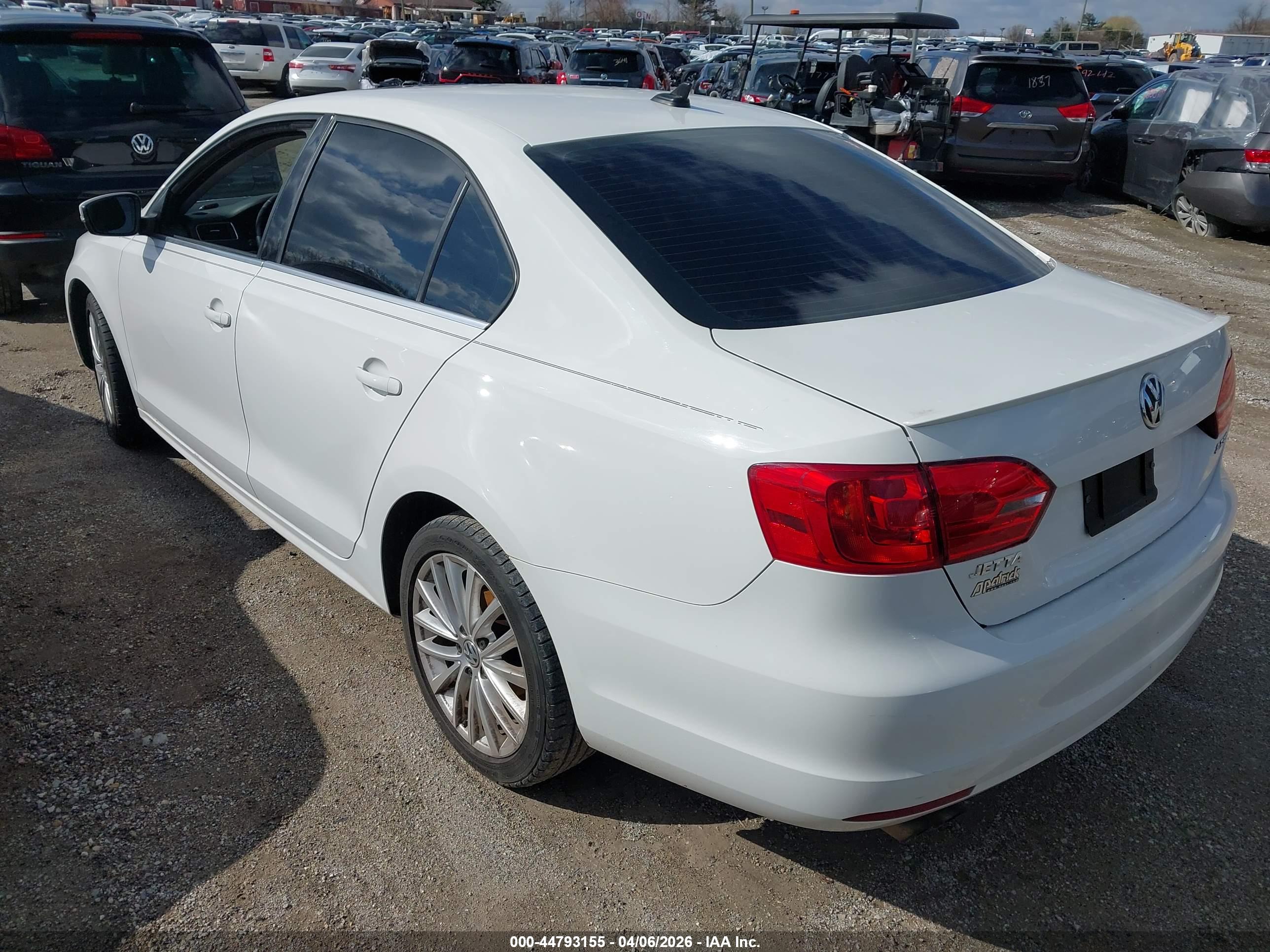VOLKSWAGEN JETTA image 3