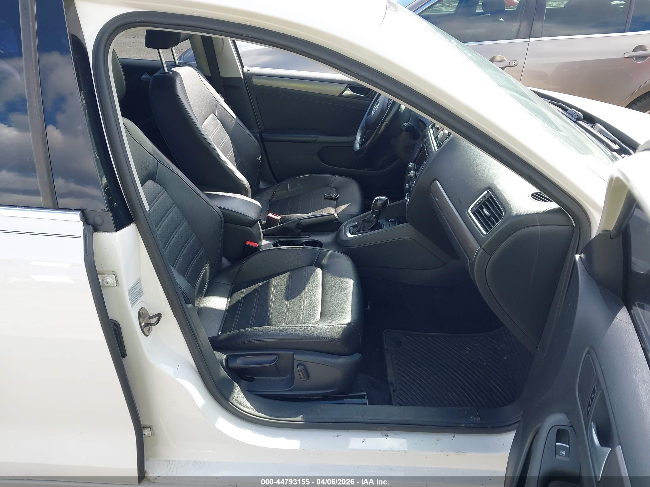 VOLKSWAGEN JETTA image 5