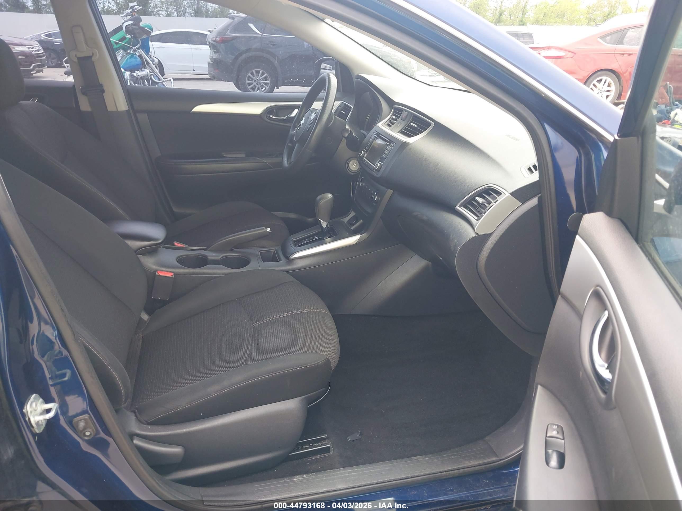 NISSAN SENTRA image 5