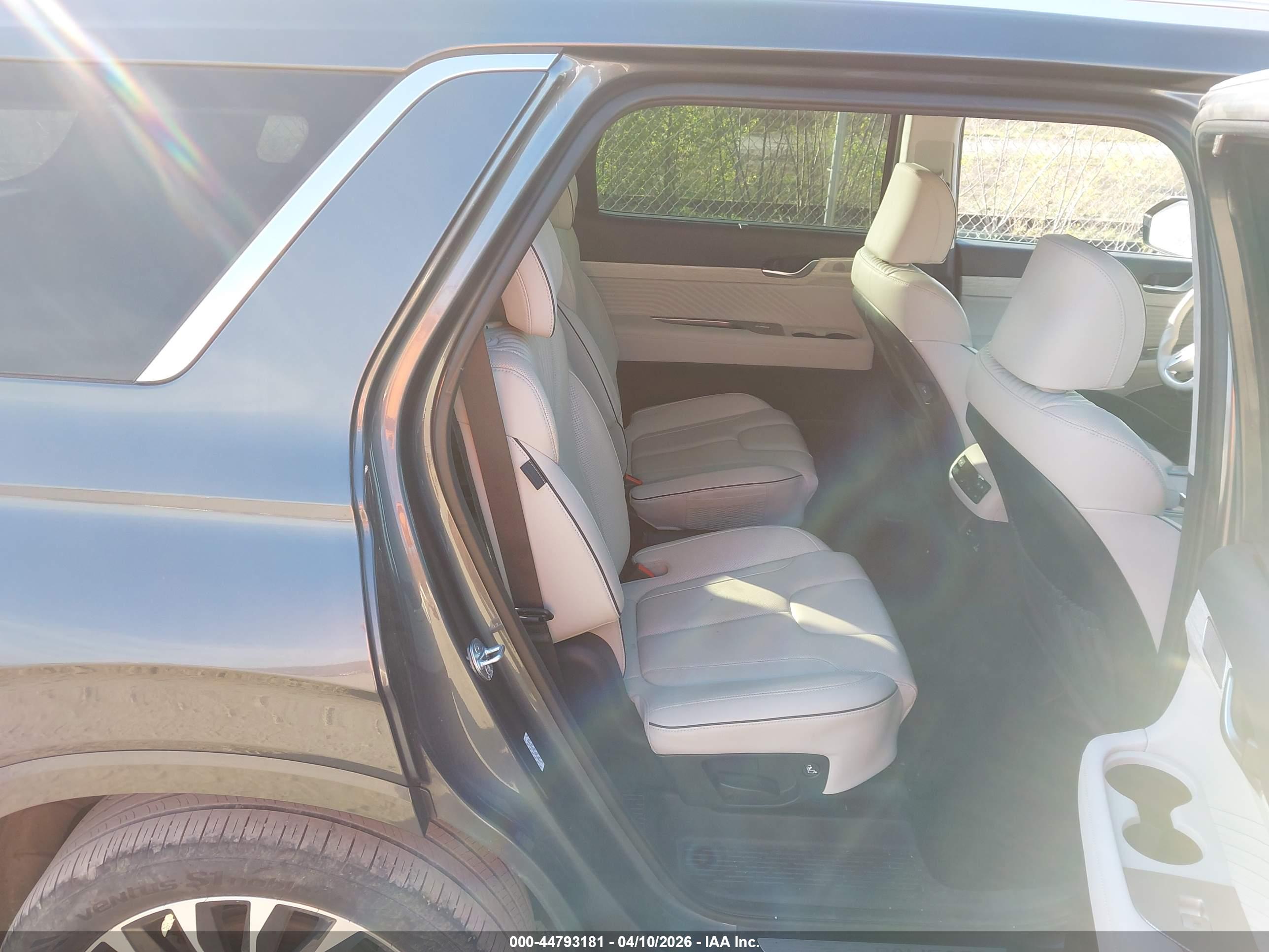 HYUNDAI PALISADE image 8