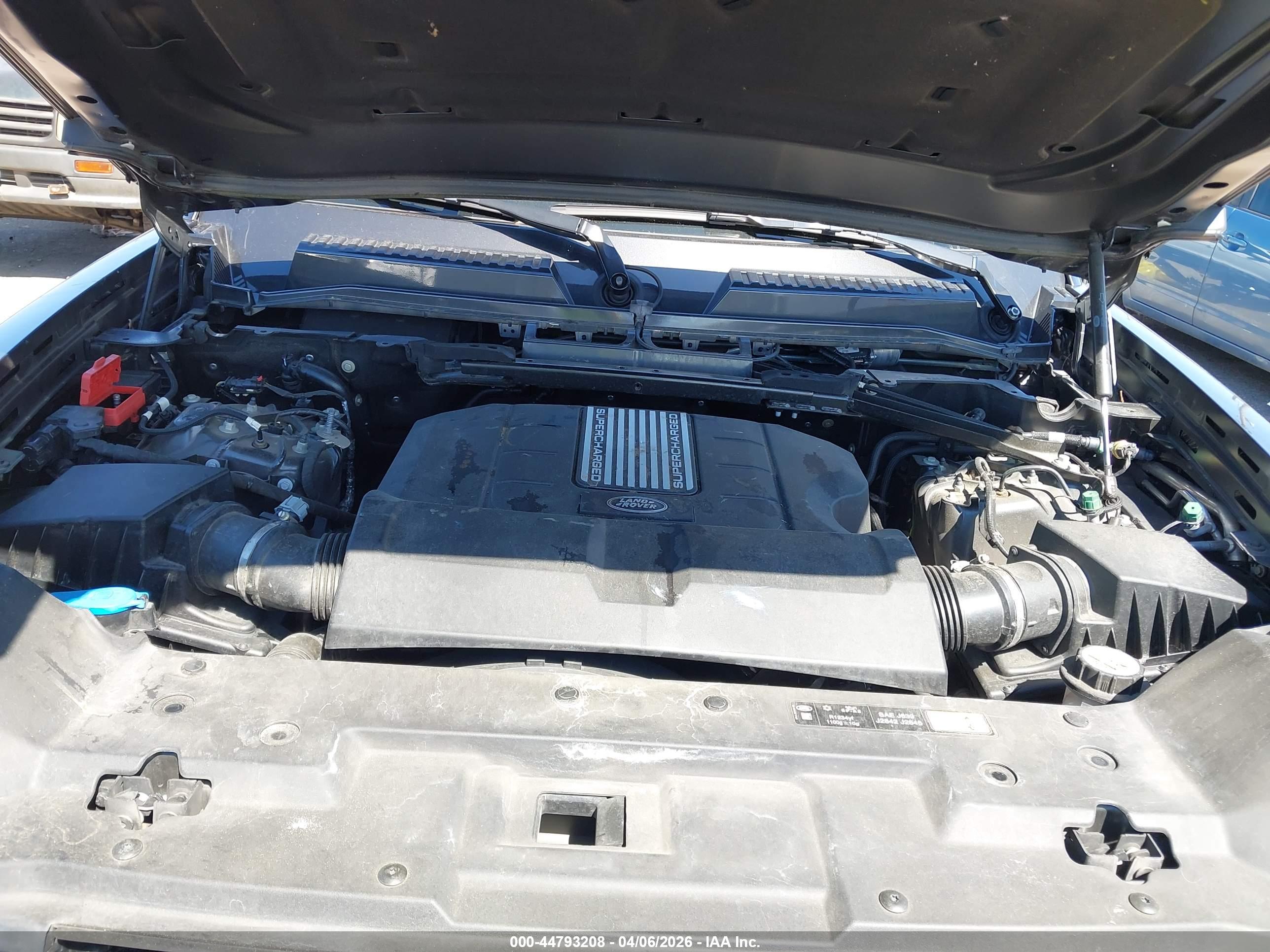 LAND ROVER image 10