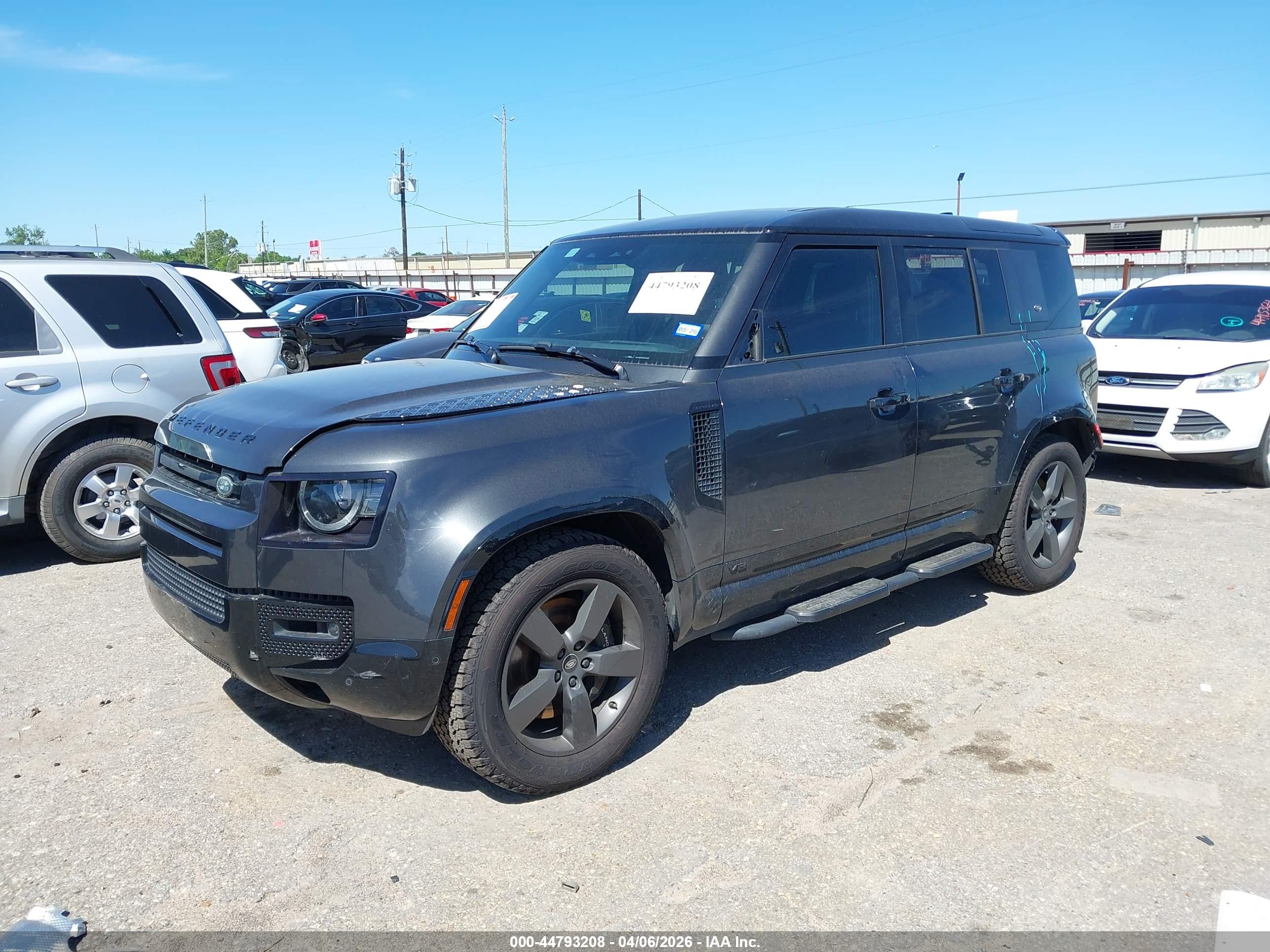 LAND ROVER image 2
