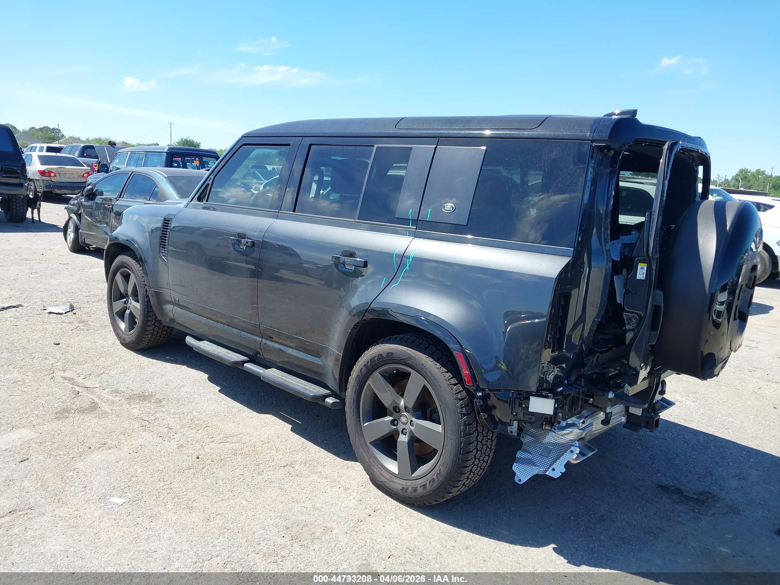 LAND ROVER image 3