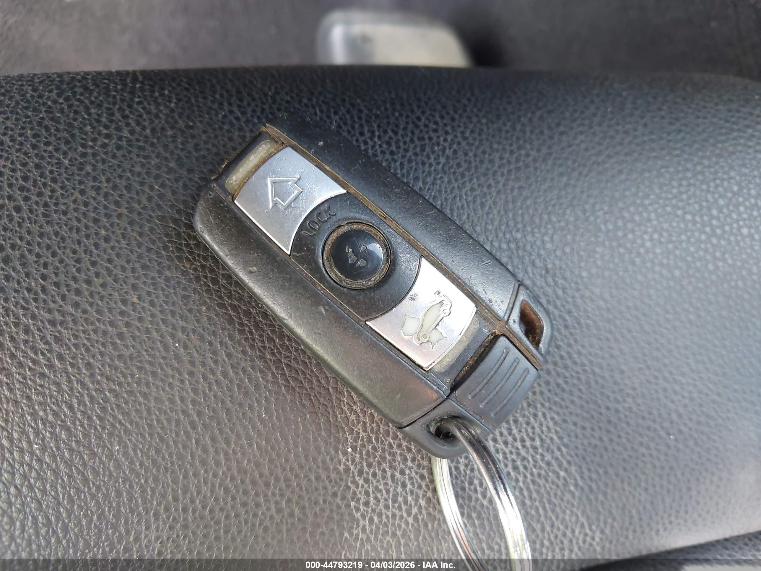 BMW 325I image 11