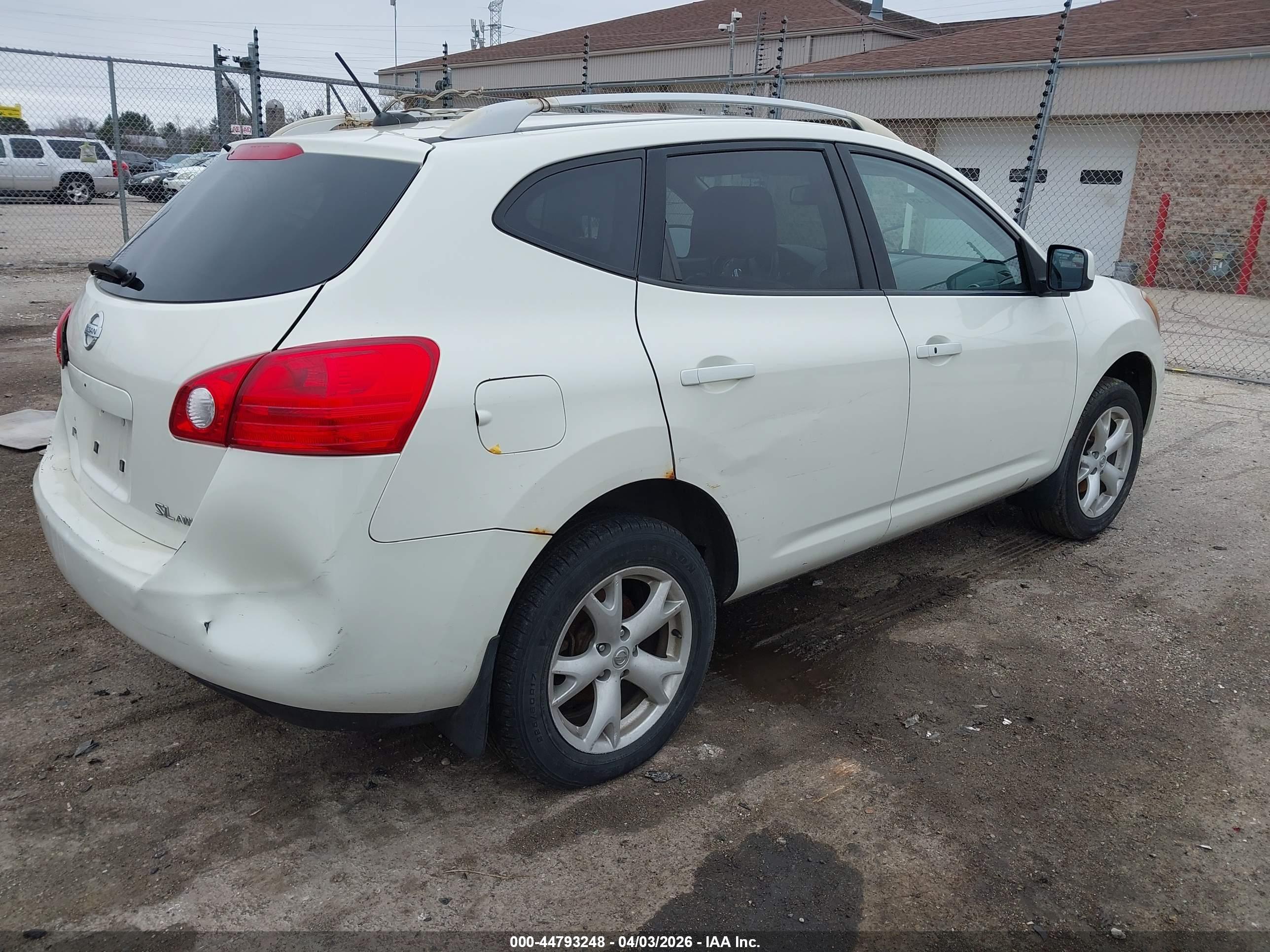 NISSAN ROGUE image 4