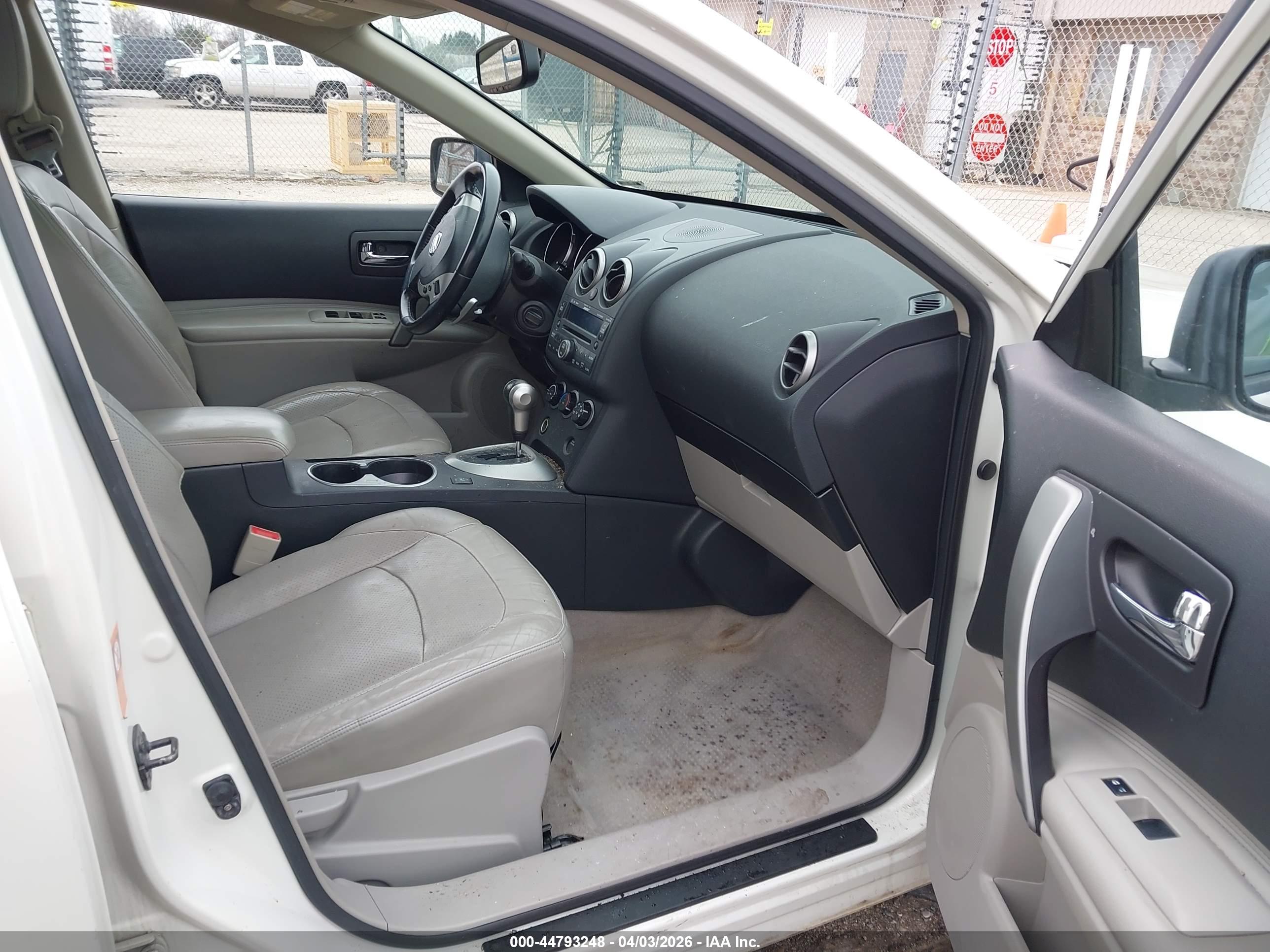NISSAN ROGUE image 5