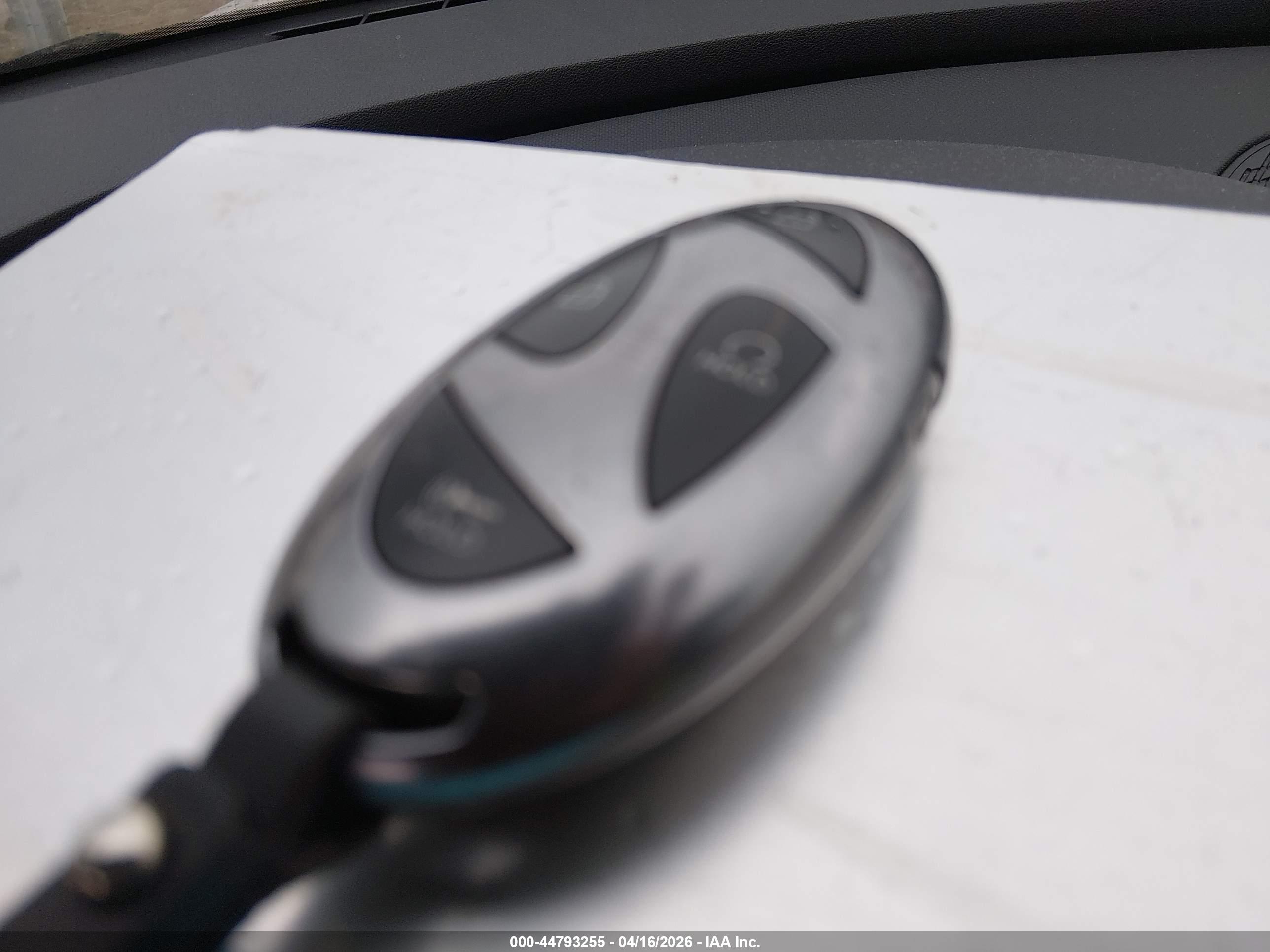HYUNDAI ELANTRA image 11