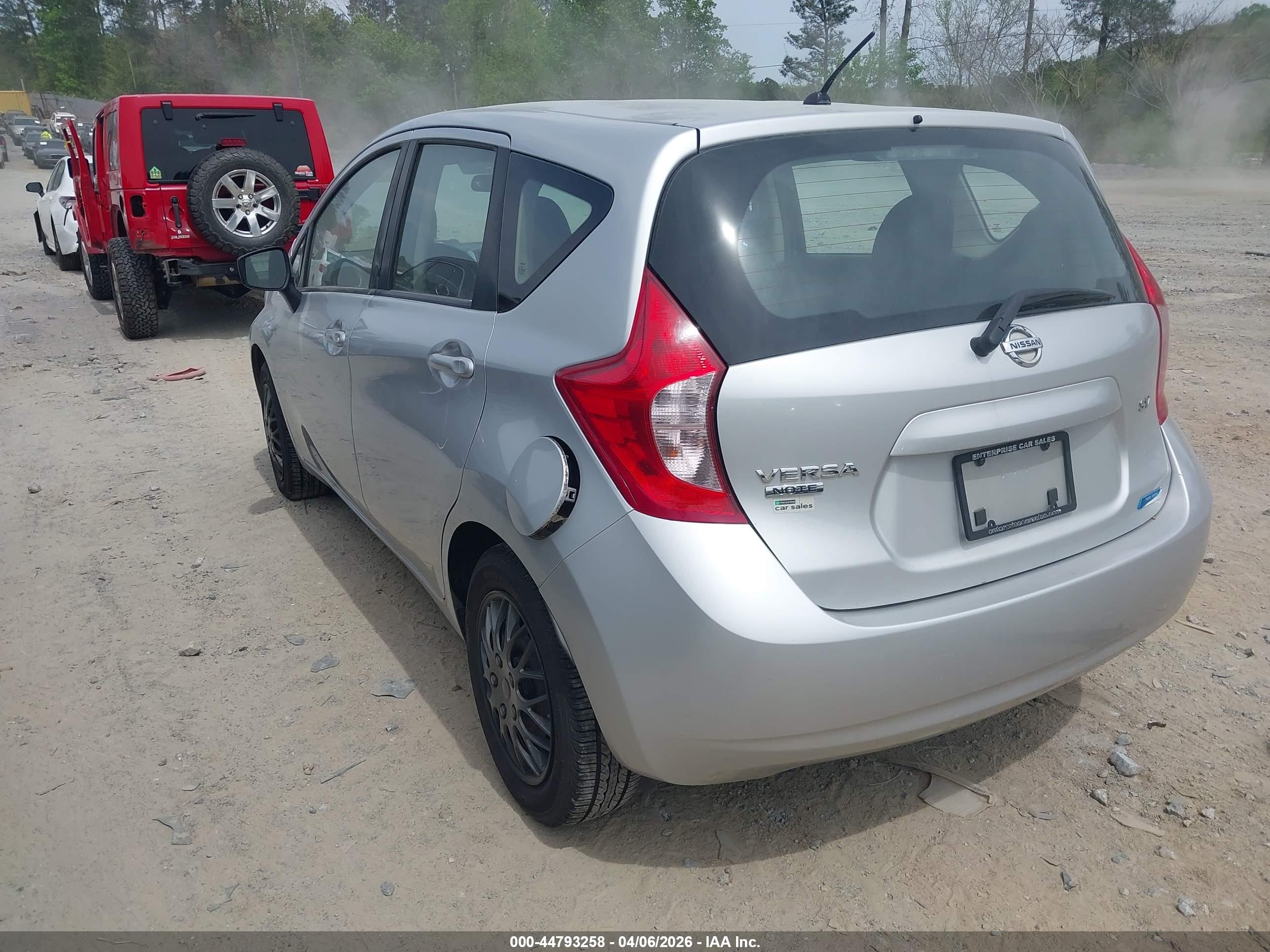 NISSAN VERSA image 3