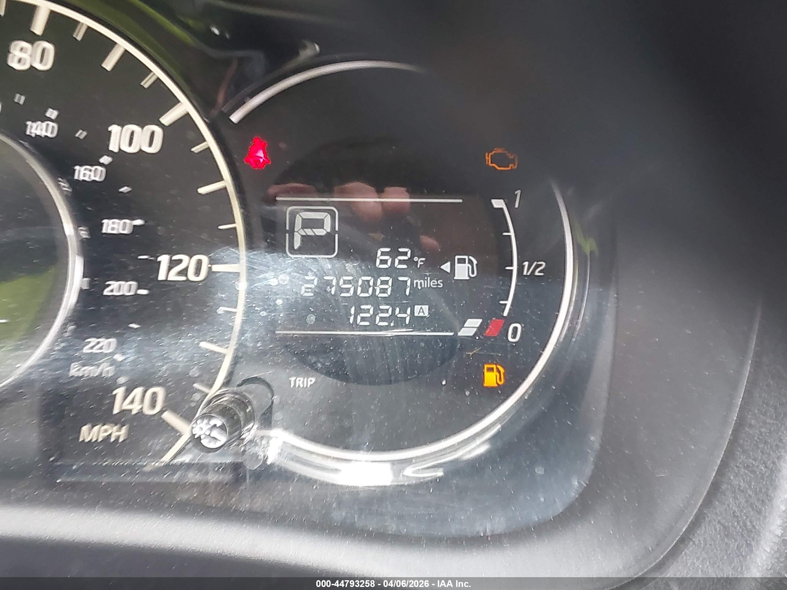NISSAN VERSA image 7