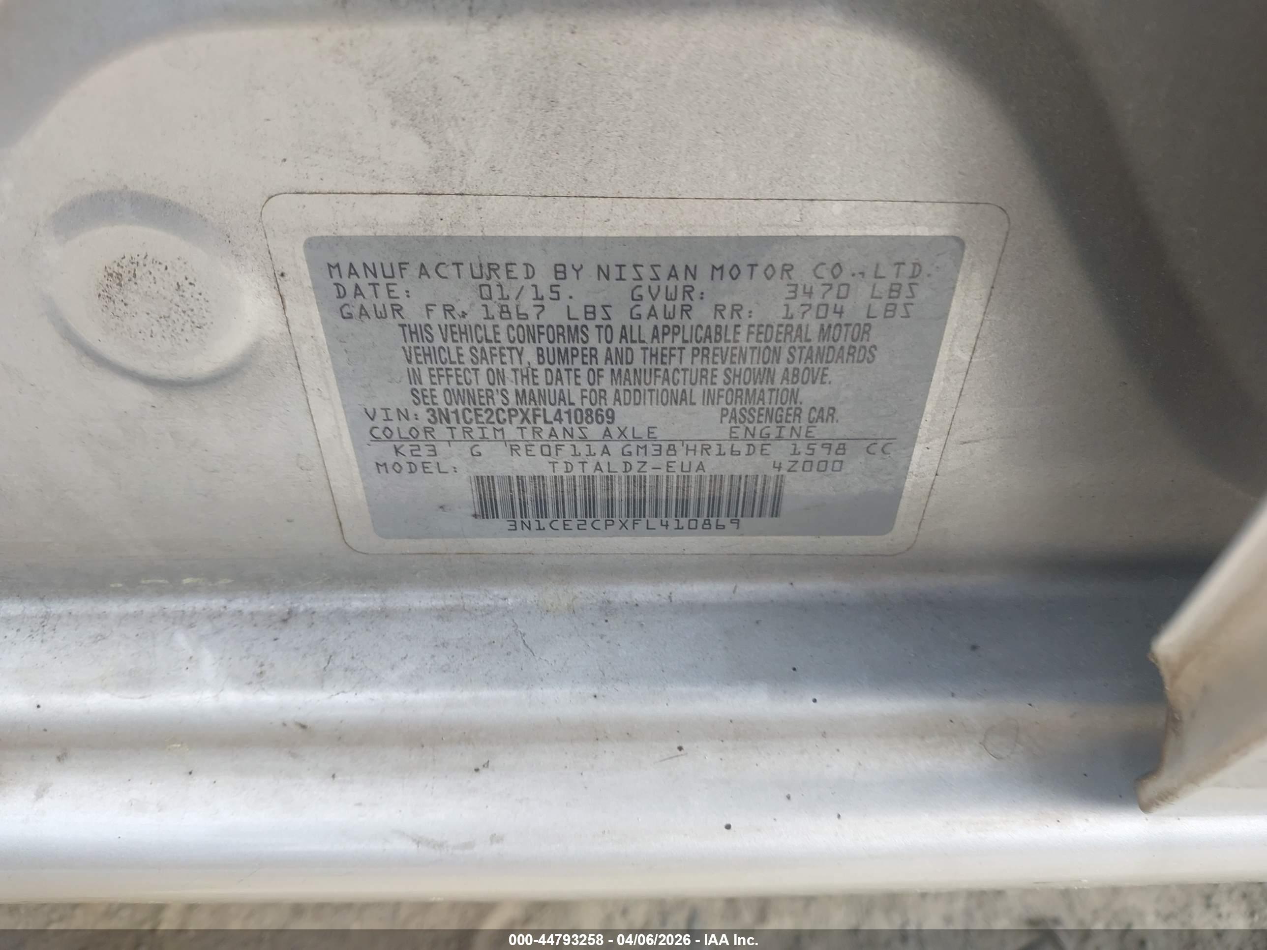 NISSAN VERSA image 9