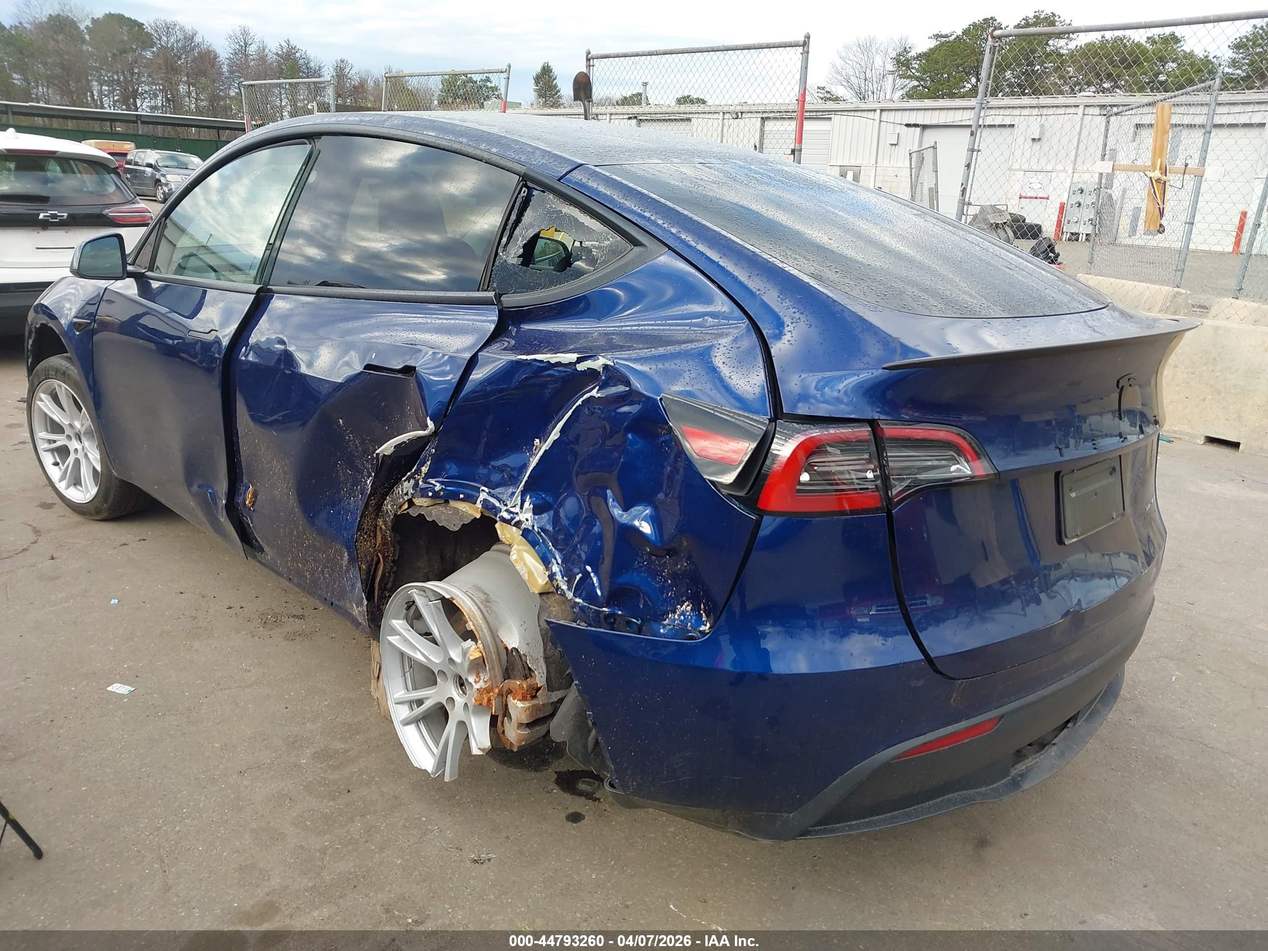TESLA MODEL image 3