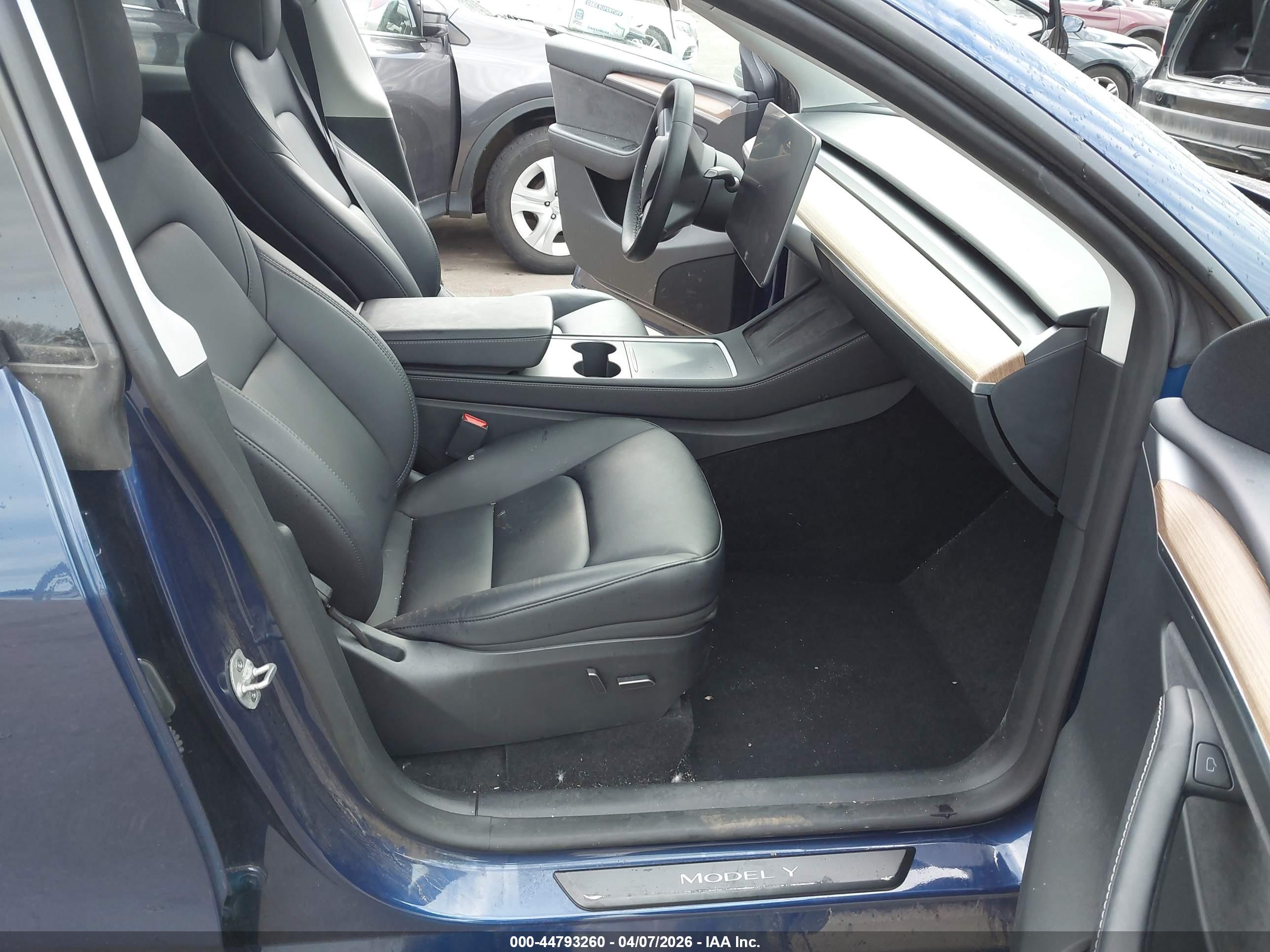 TESLA MODEL image 5
