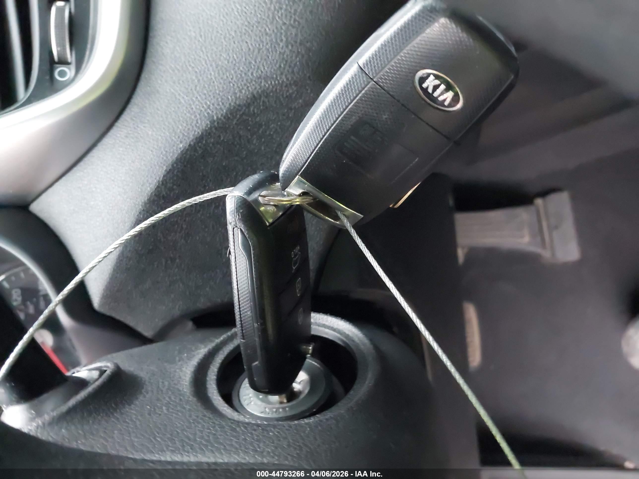 KIA SORENTO image 11