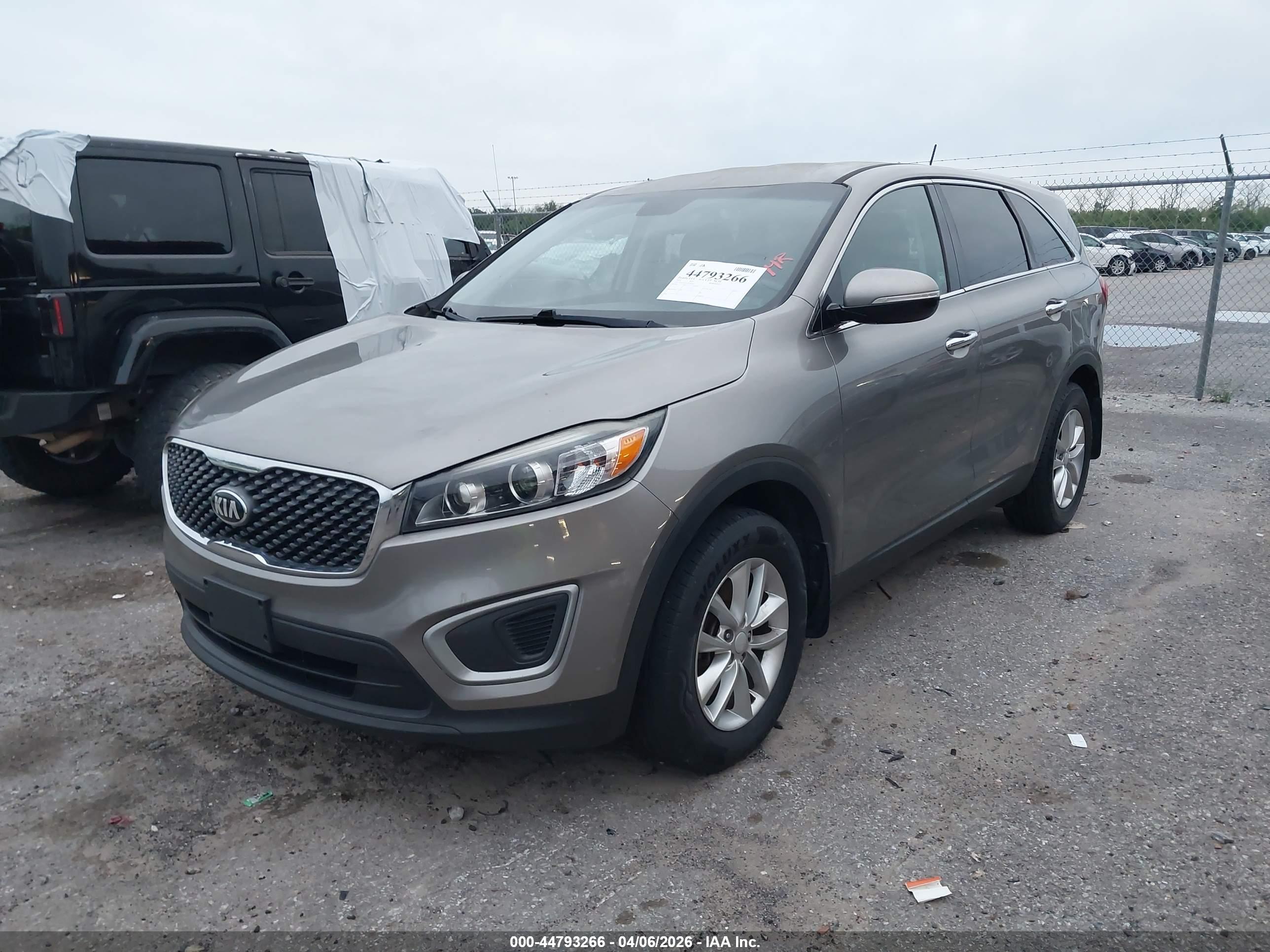 KIA SORENTO image 2