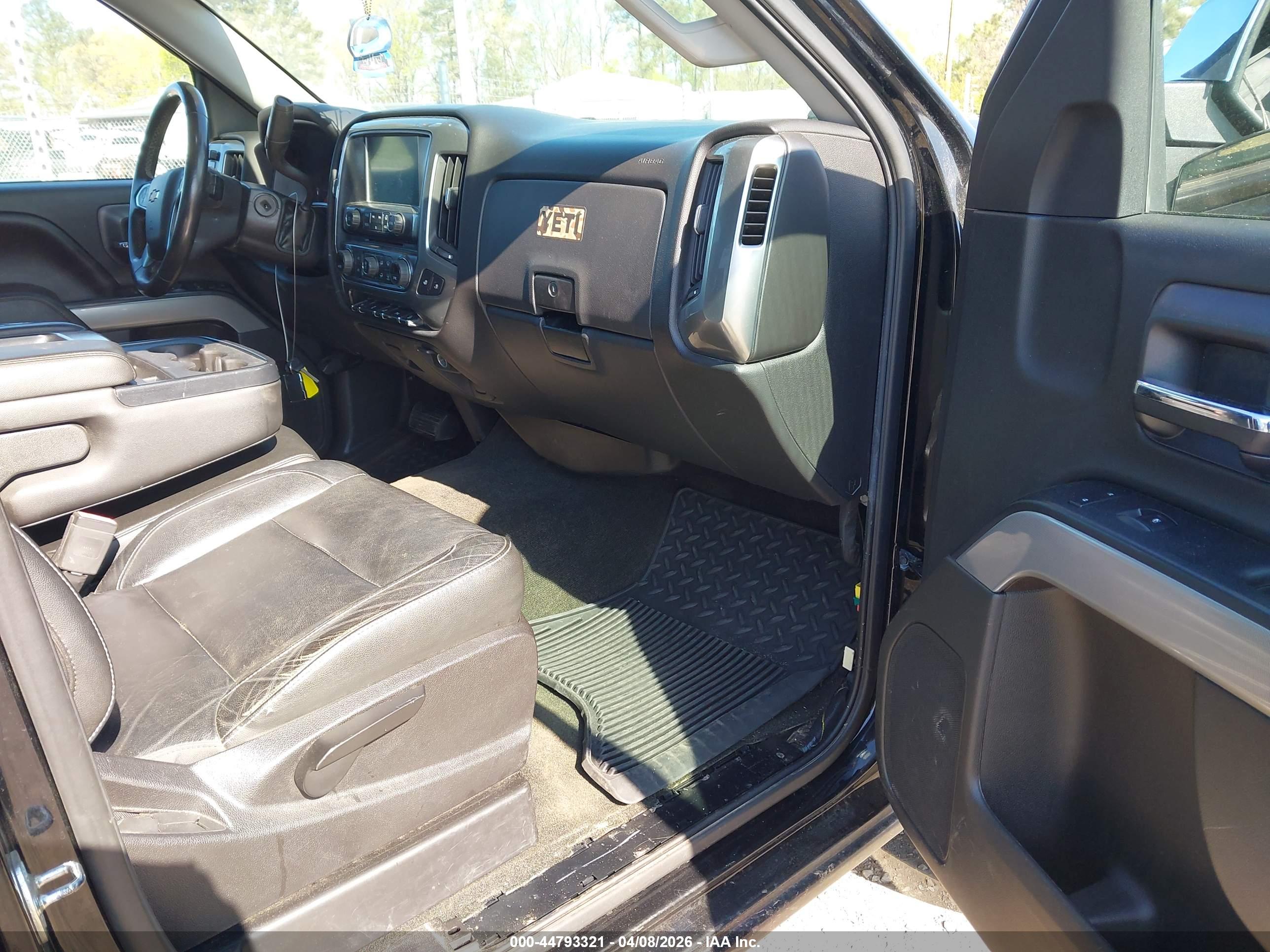 CHEVROLET SILVERADO image 5