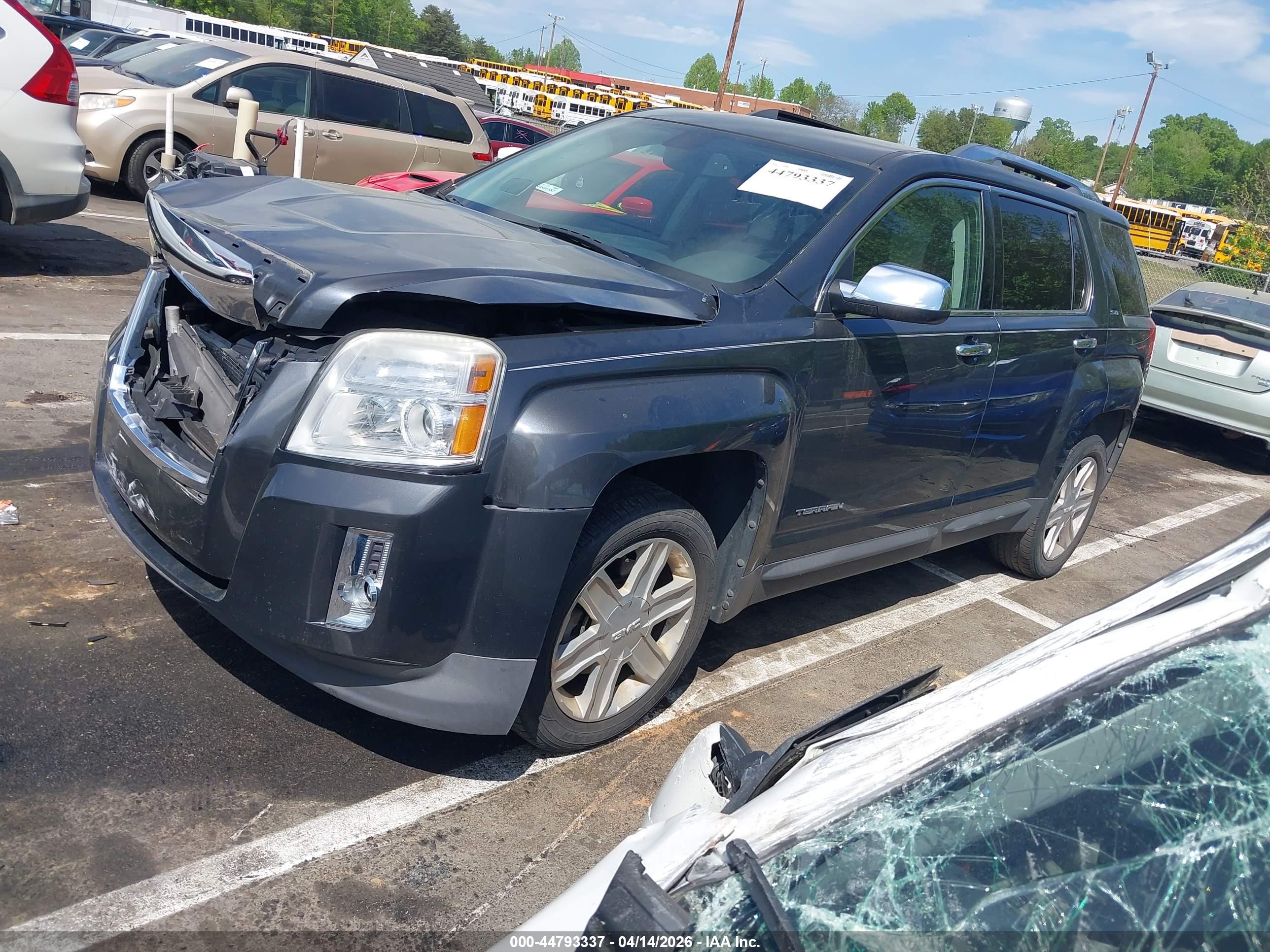 GMC TERRAIN image 2
