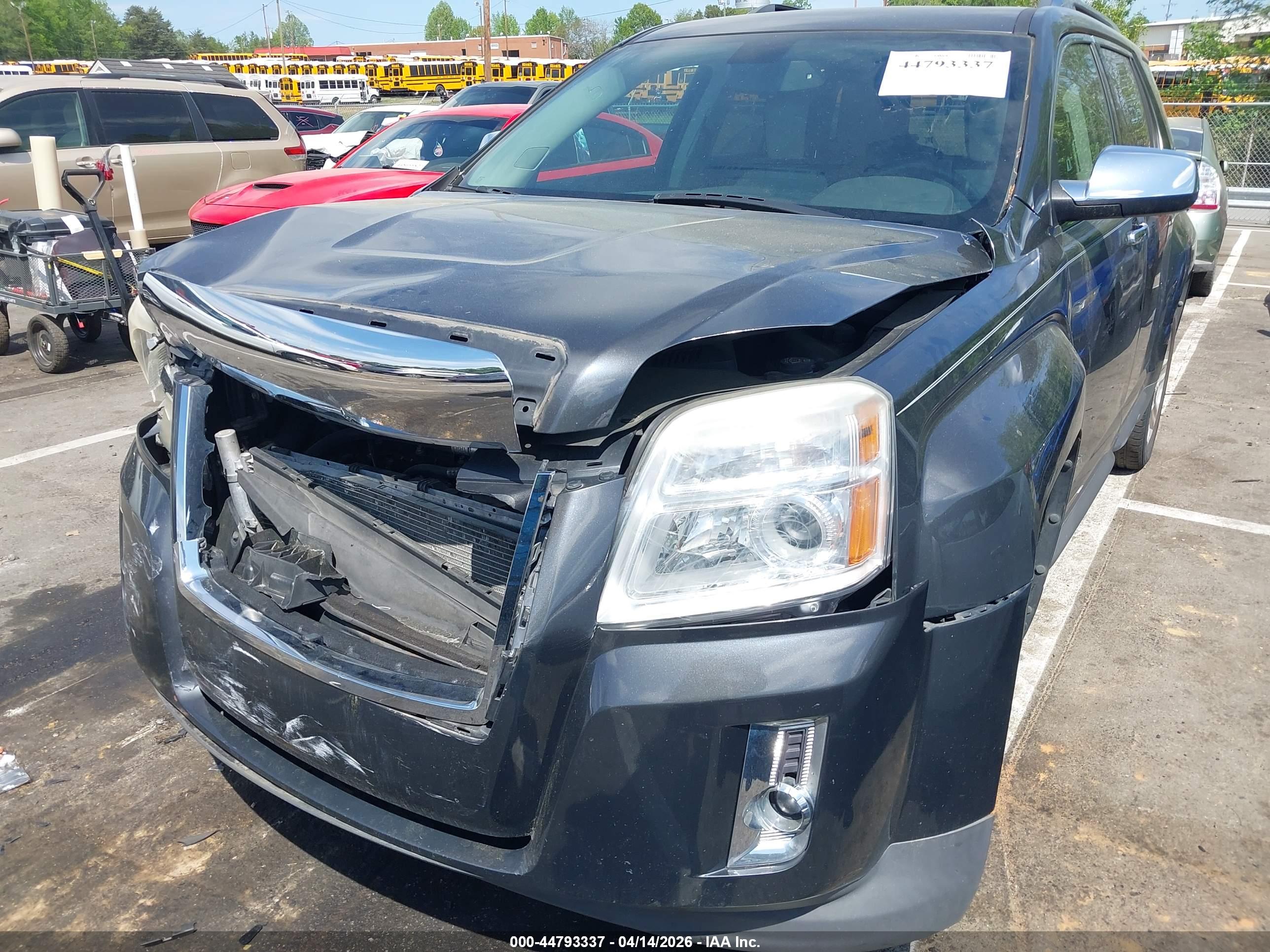 GMC TERRAIN image 6
