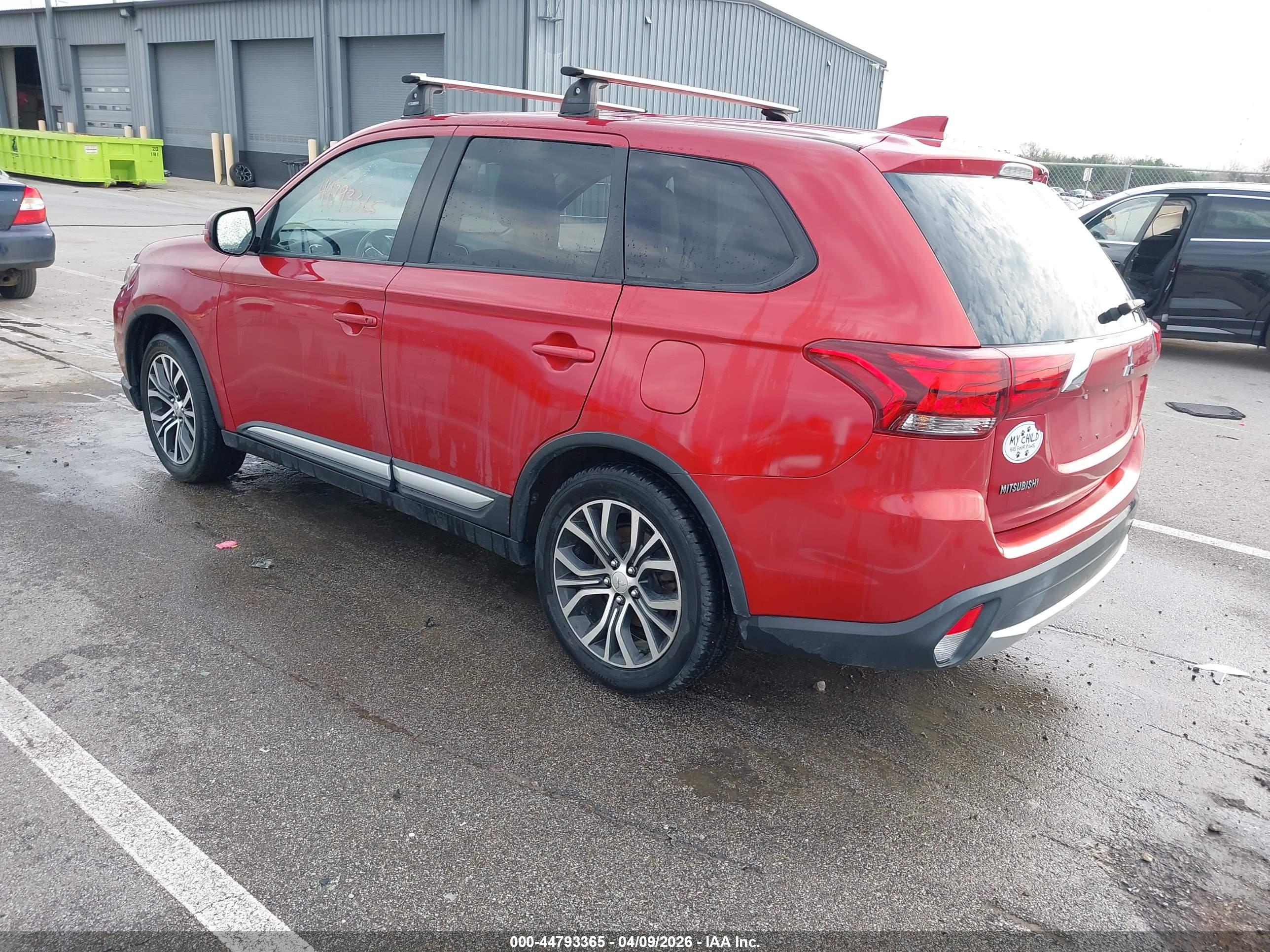 MITSUBISHI OUTLANDER image 3