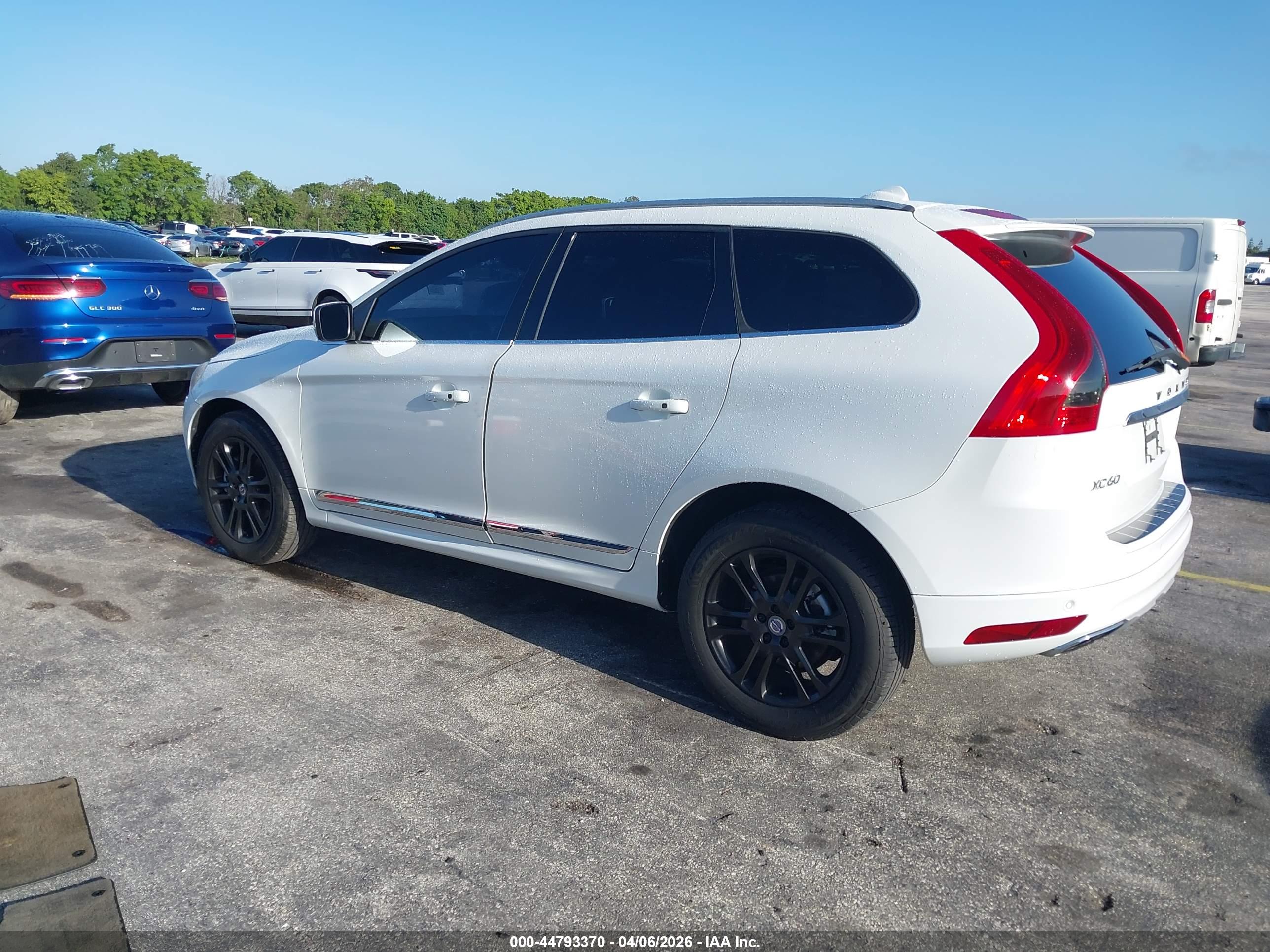 VOLVO XC60 image 3
