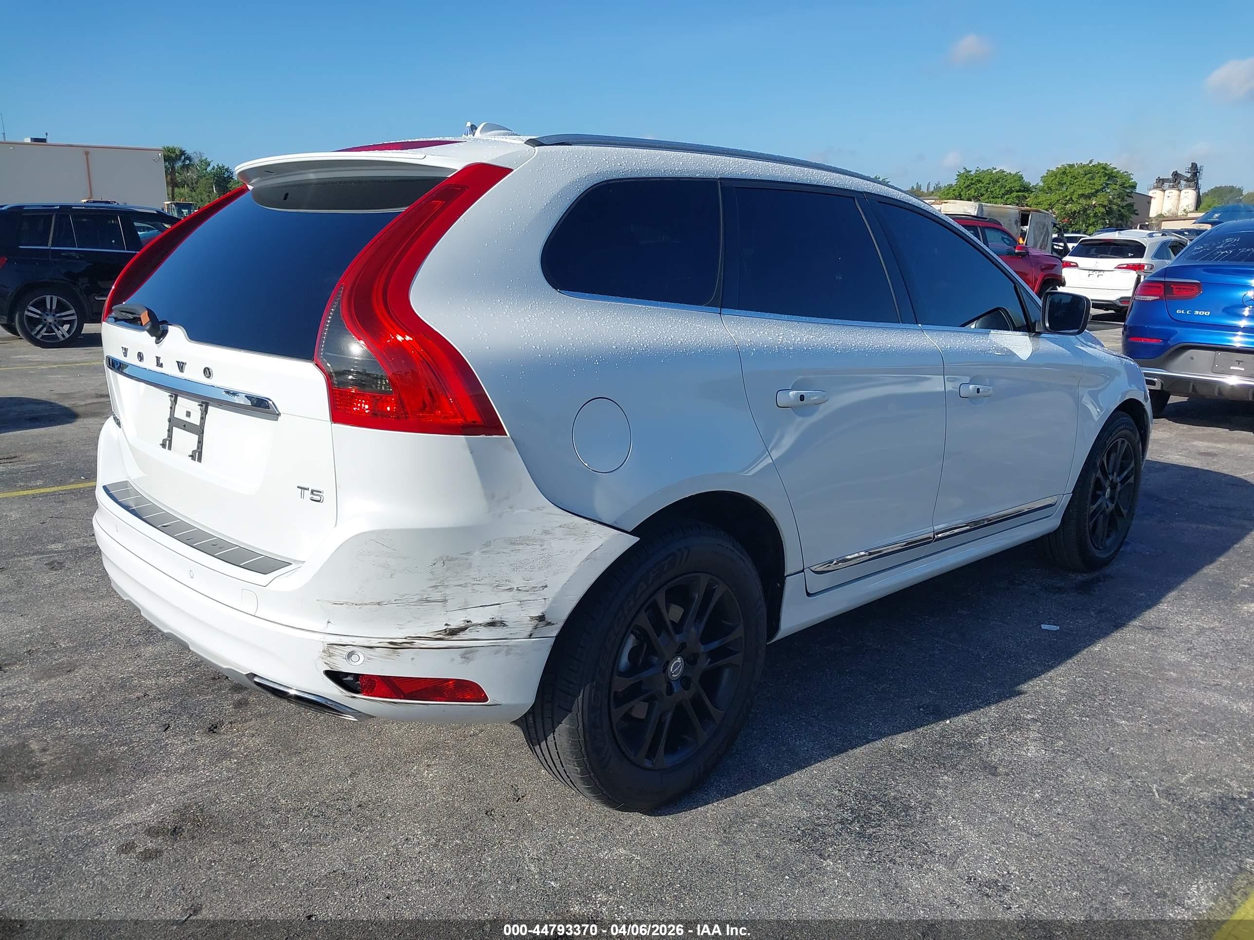 VOLVO XC60 image 6