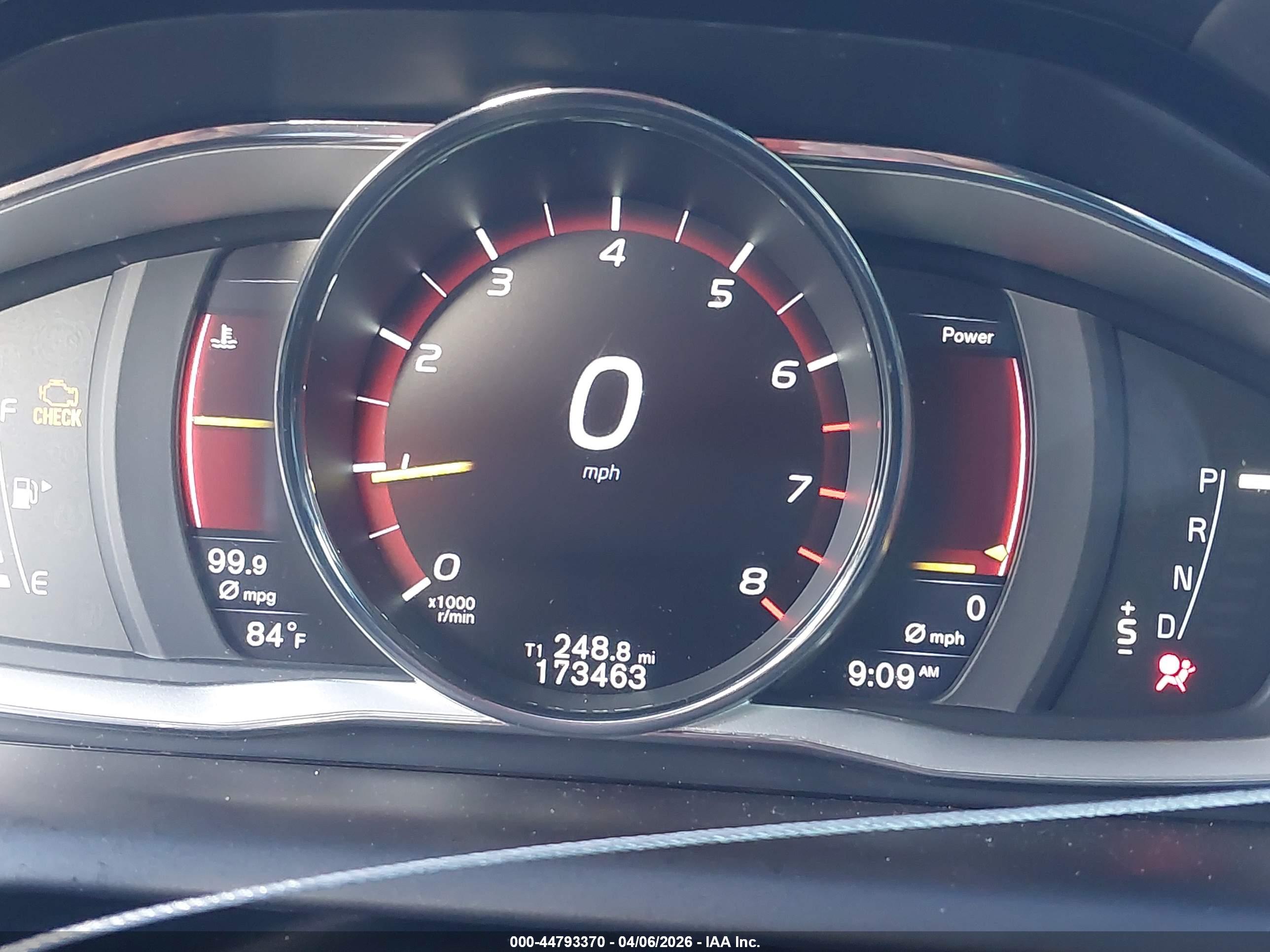 VOLVO XC60 image 7