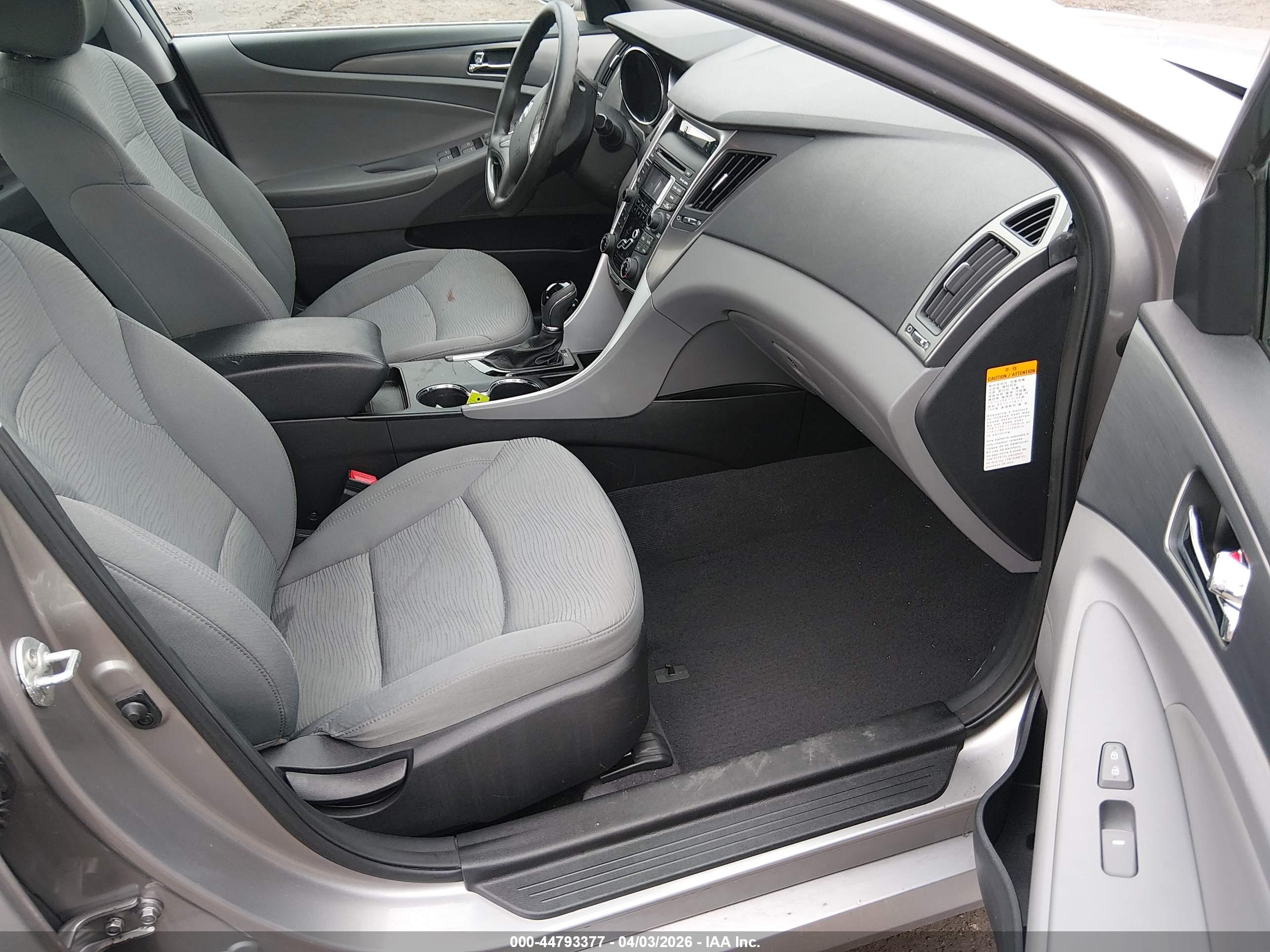 HYUNDAI SONATA image 5