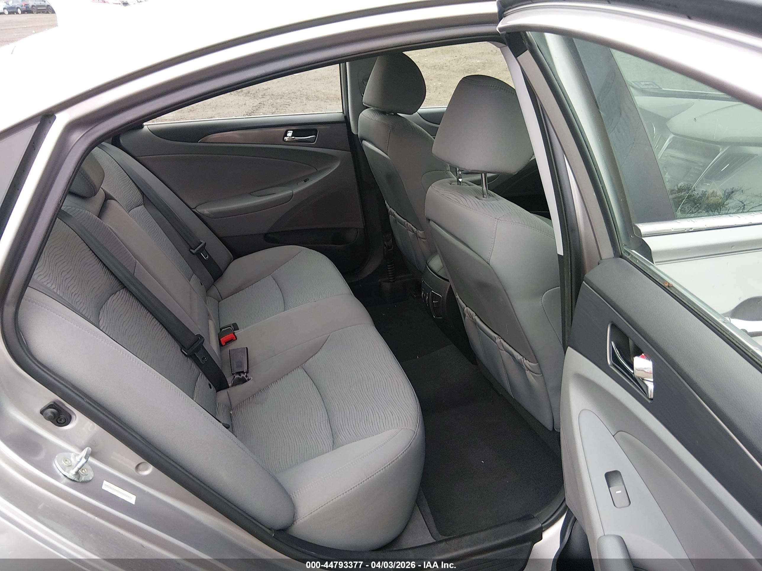 HYUNDAI SONATA image 8