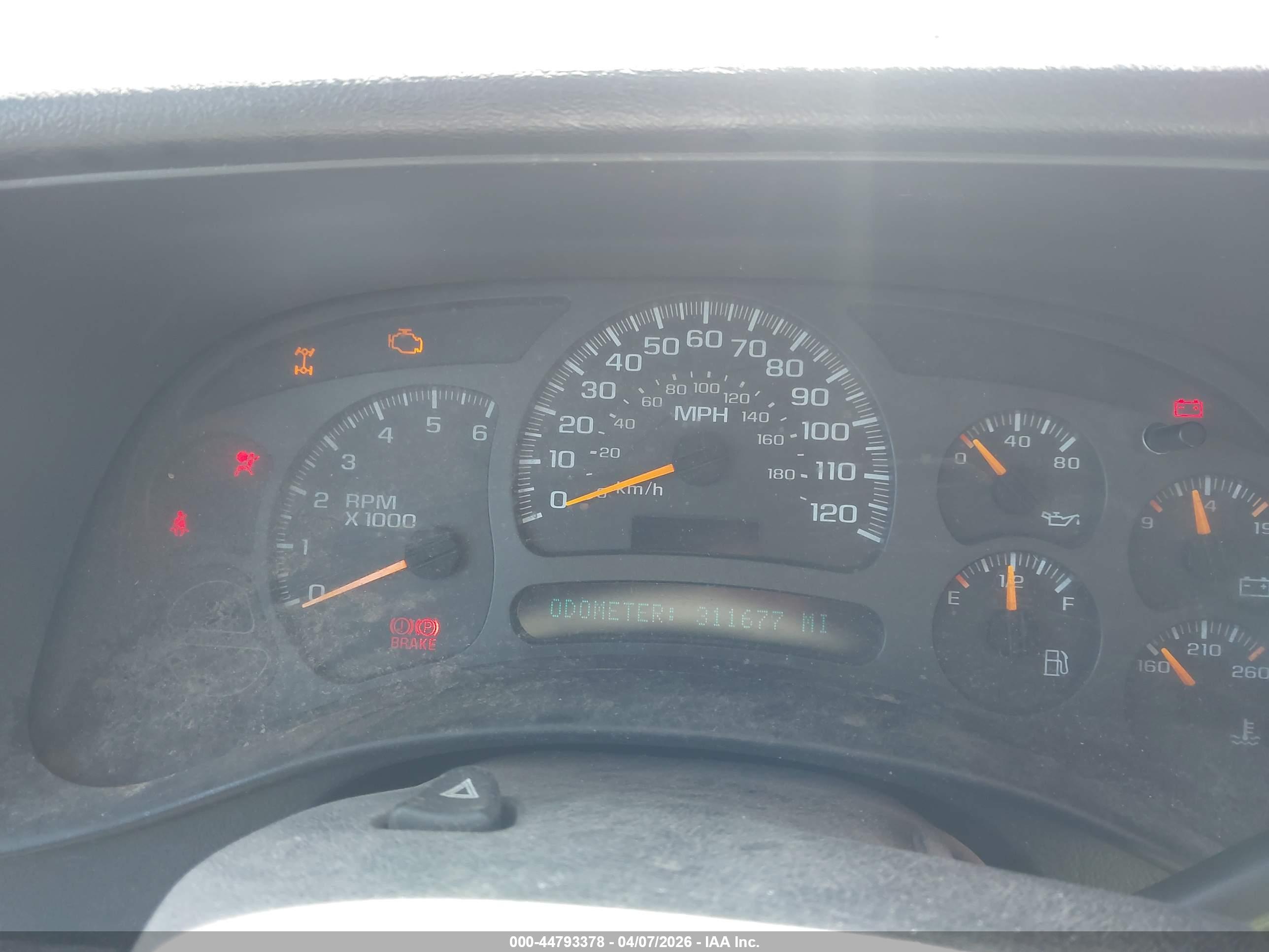 CHEVROLET SILVERADO image 7