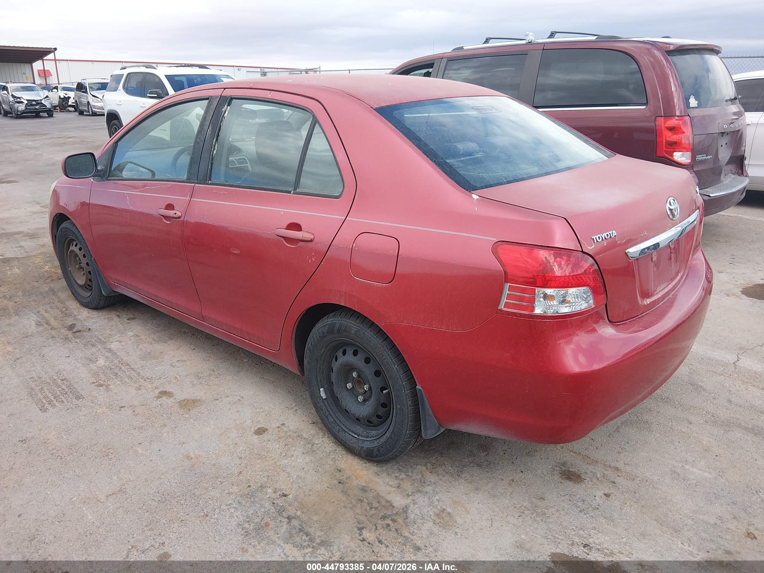 TOYOTA YARIS image 3