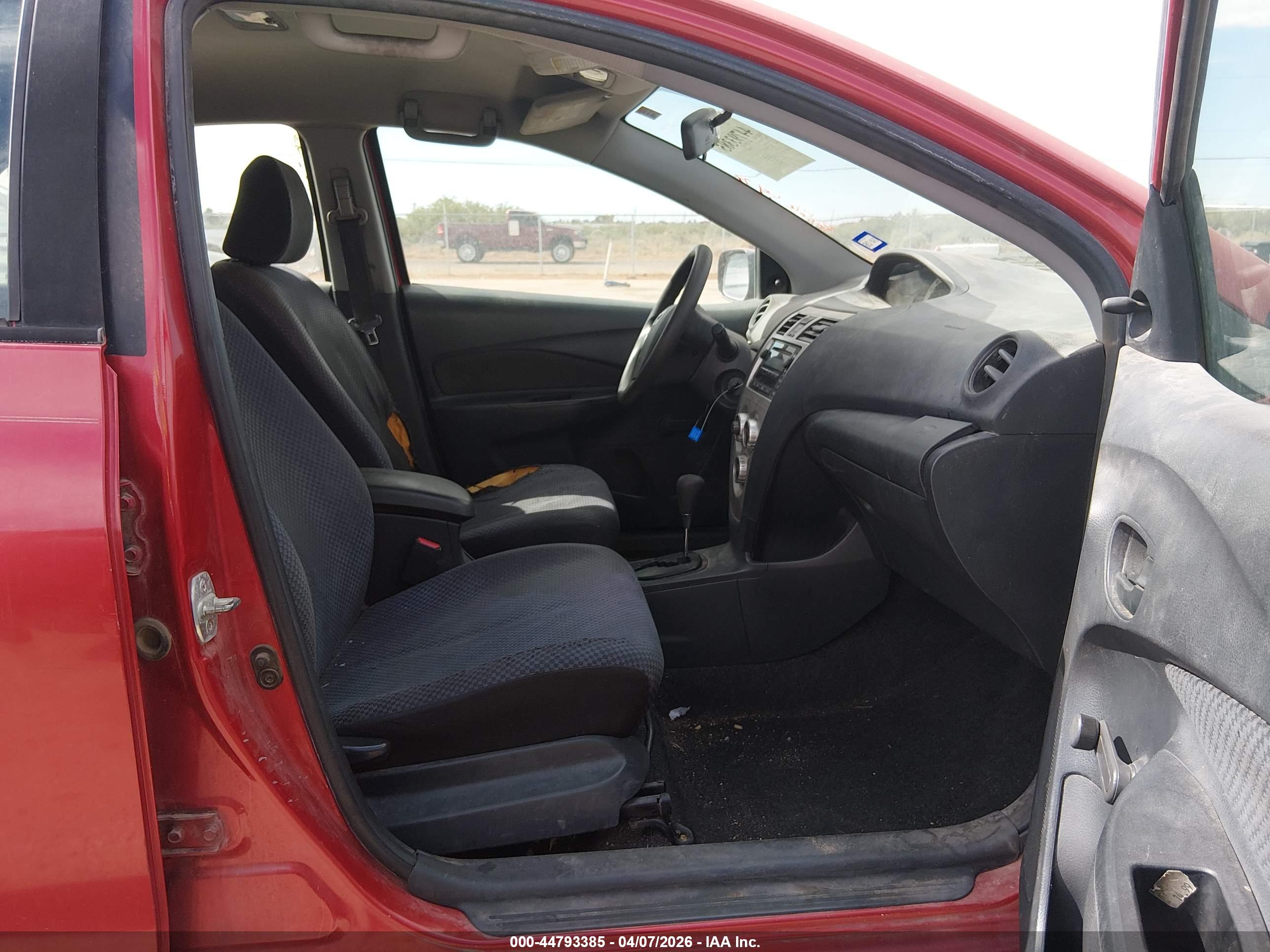 TOYOTA YARIS image 5