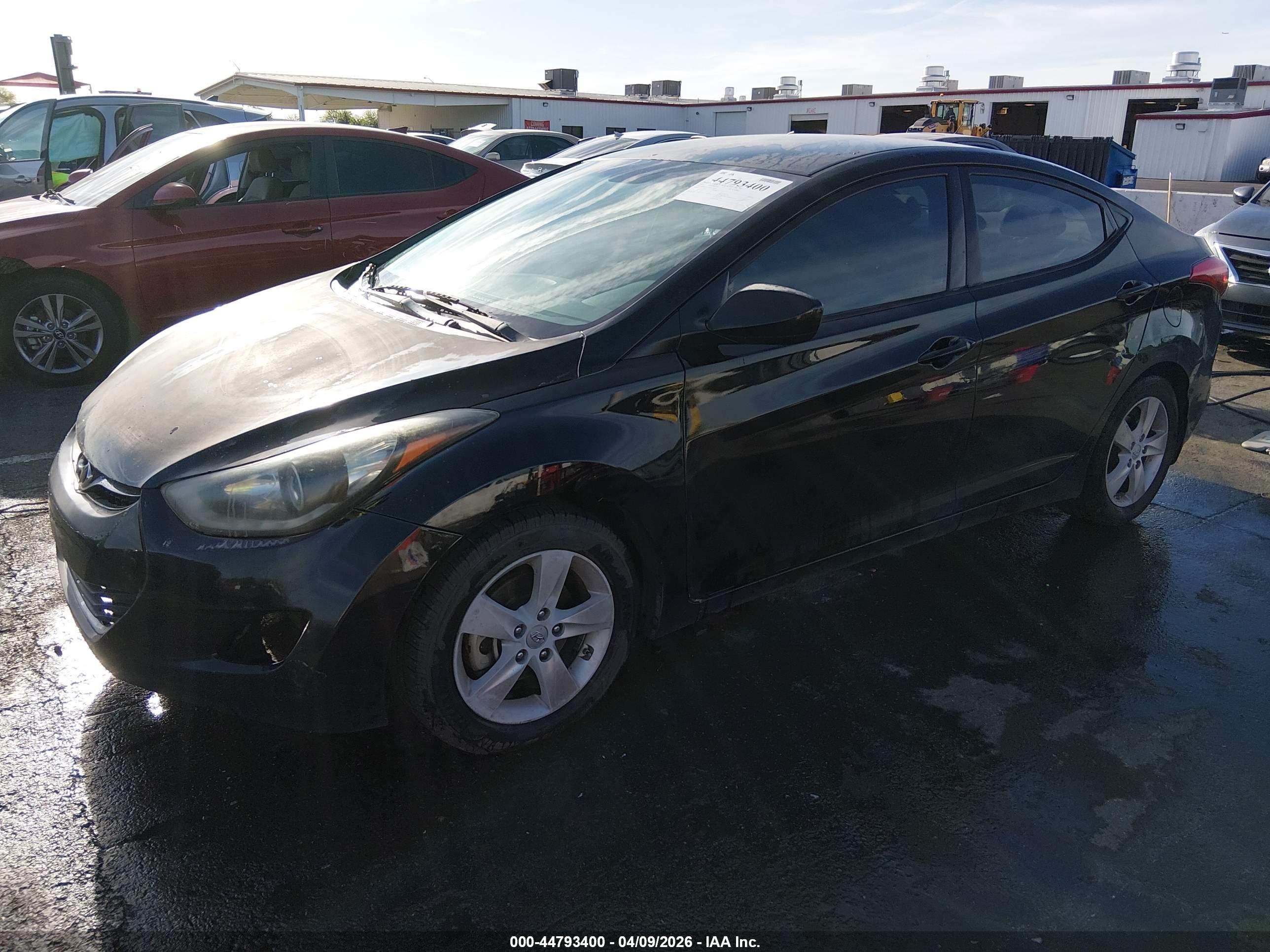 HYUNDAI ELANTRA image 2
