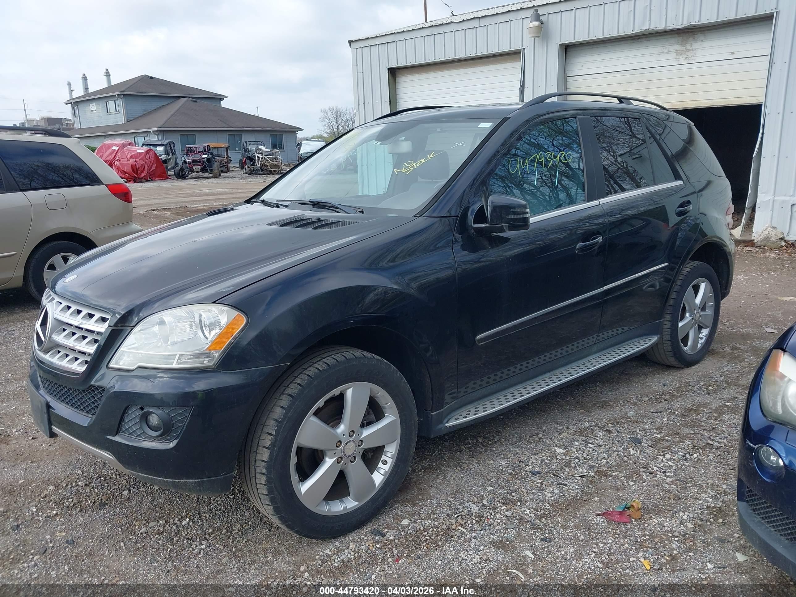 MERCEDES-BENZ ML image 2