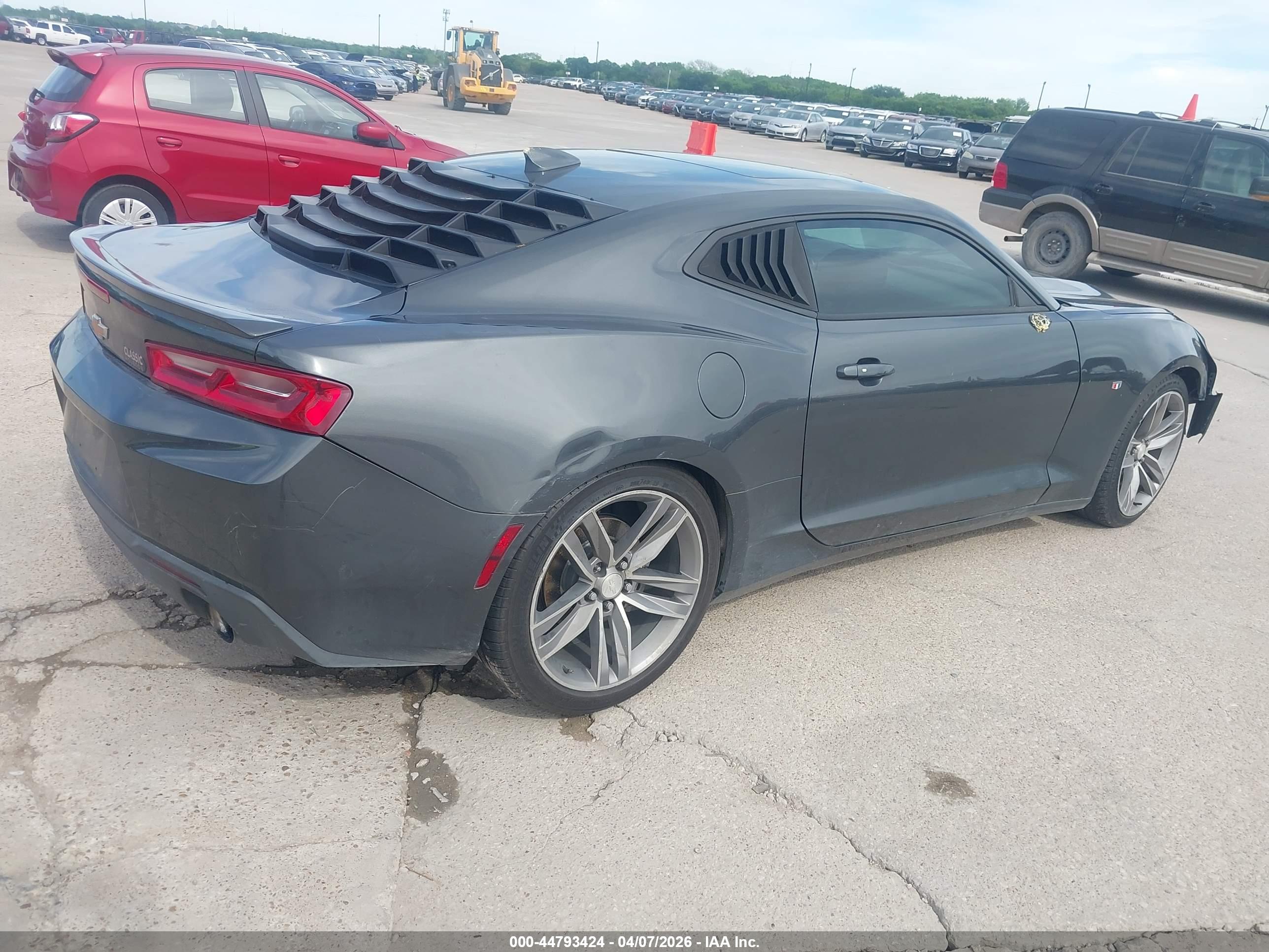 CHEVROLET CAMARO image 4