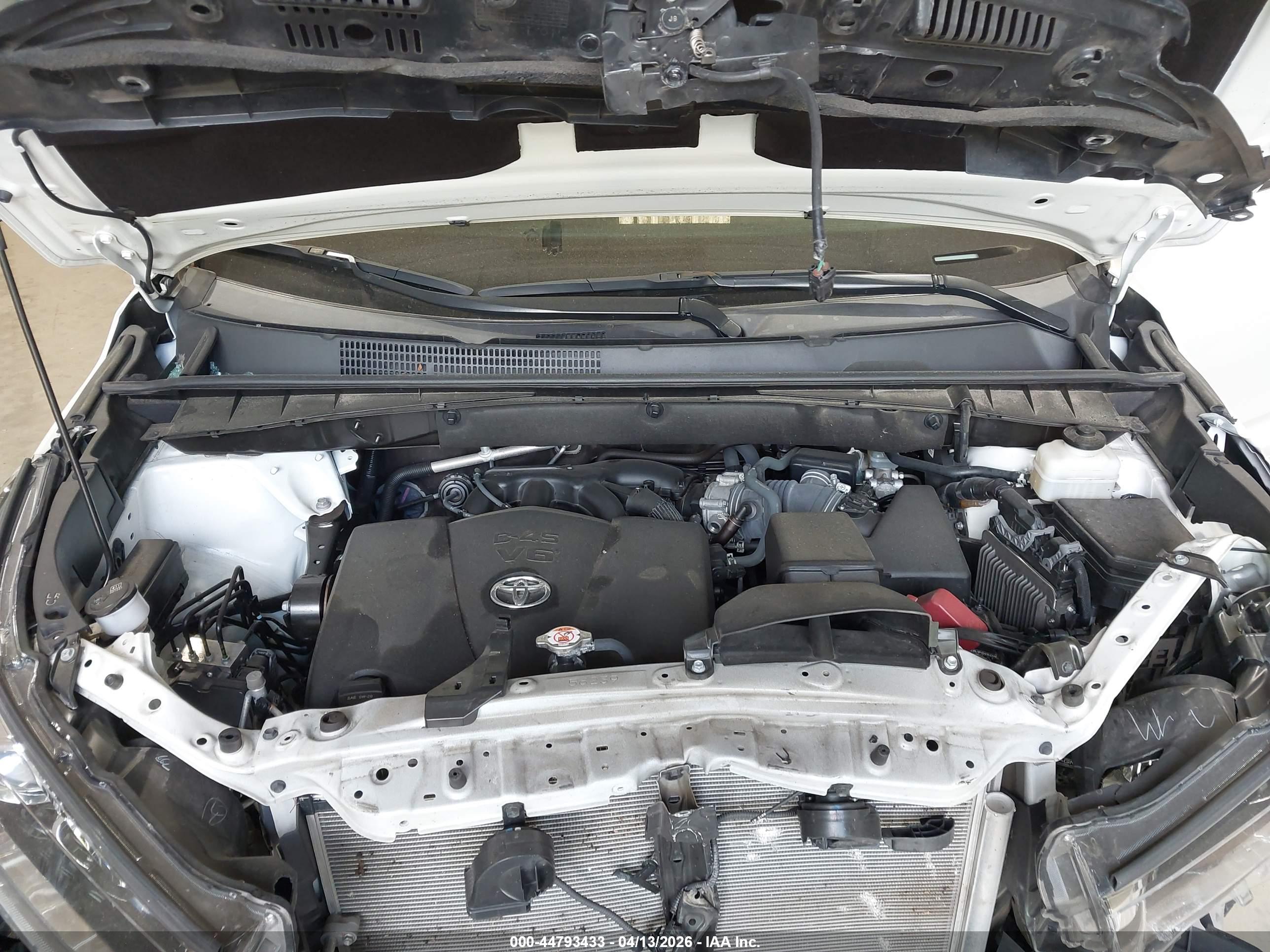 TOYOTA HIGHLANDER image 10