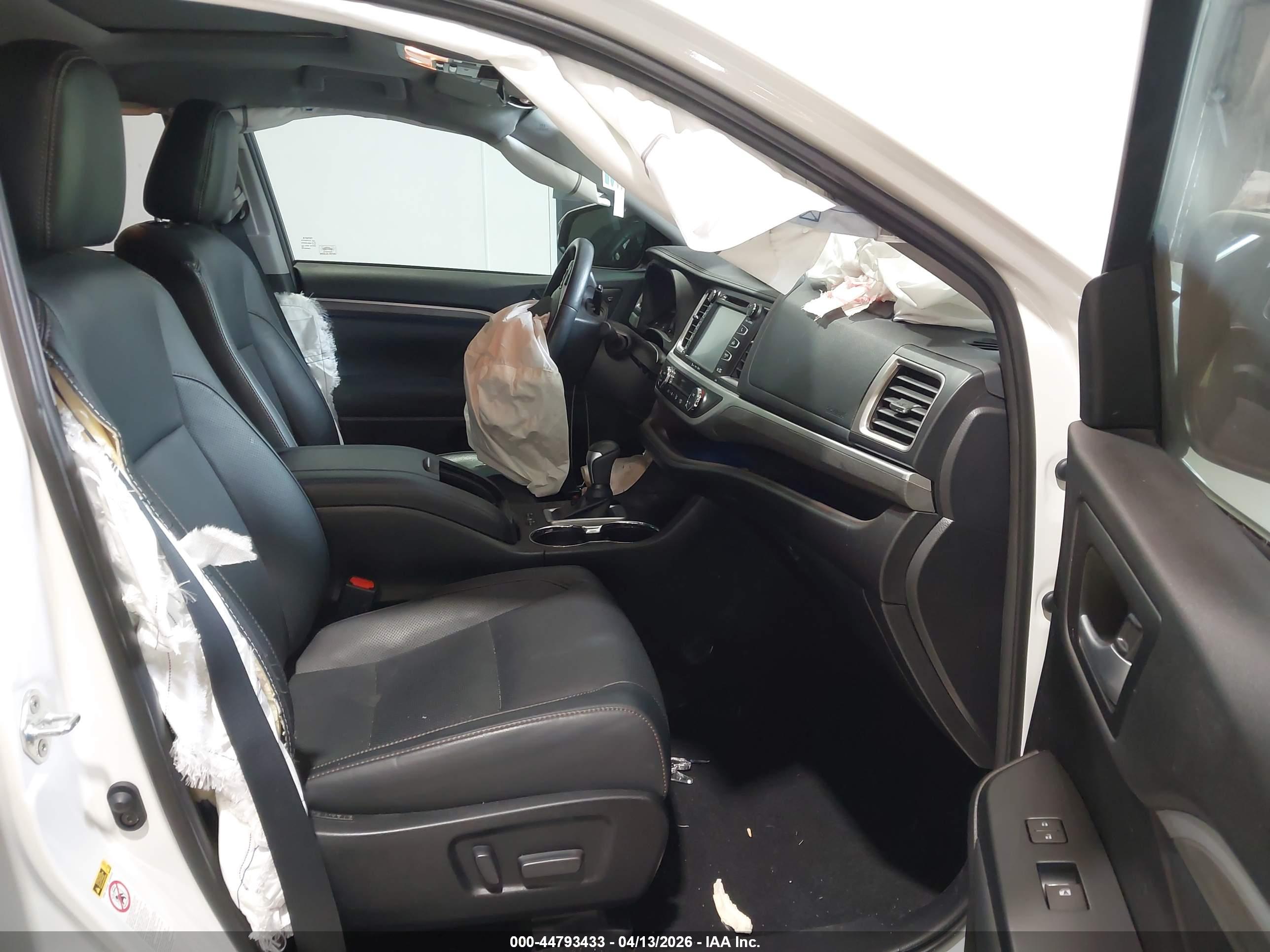 TOYOTA HIGHLANDER image 5