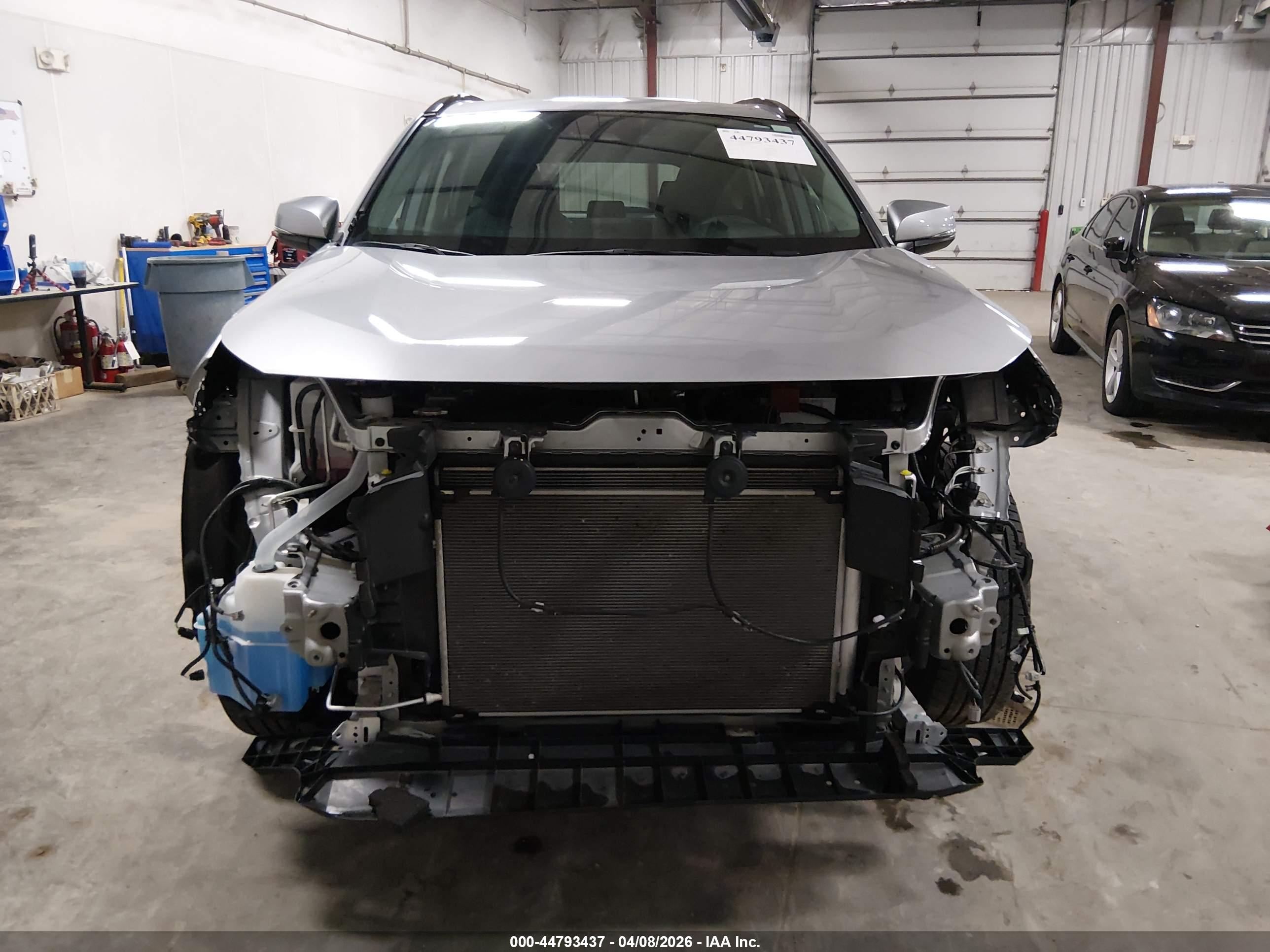 TOYOTA RAV4 image 6