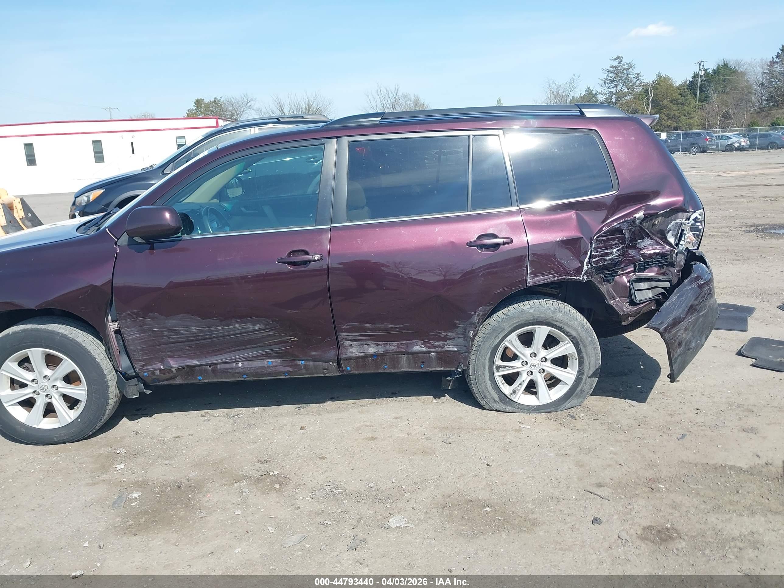 TOYOTA HIGHLANDER image 6