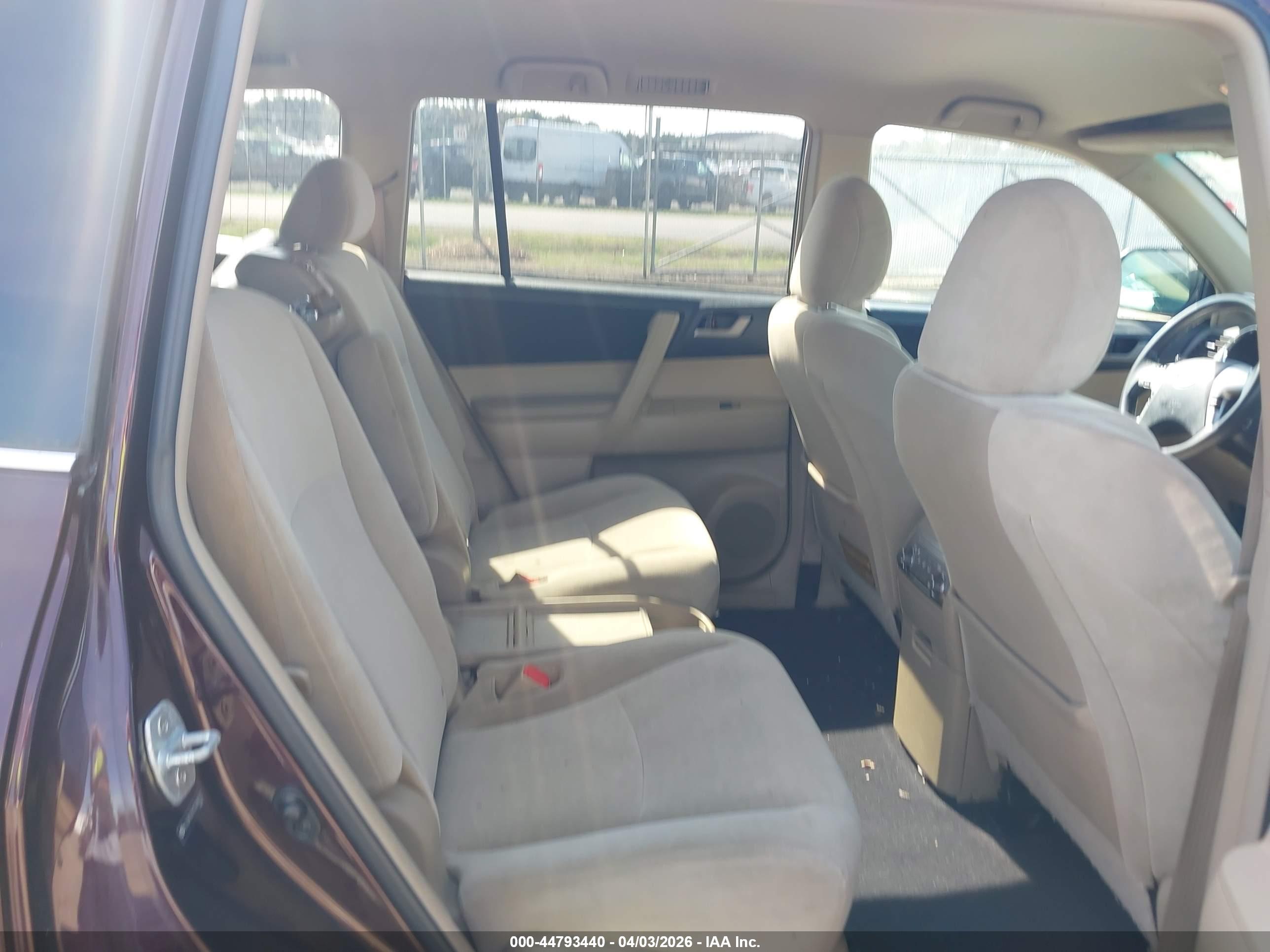 TOYOTA HIGHLANDER image 8