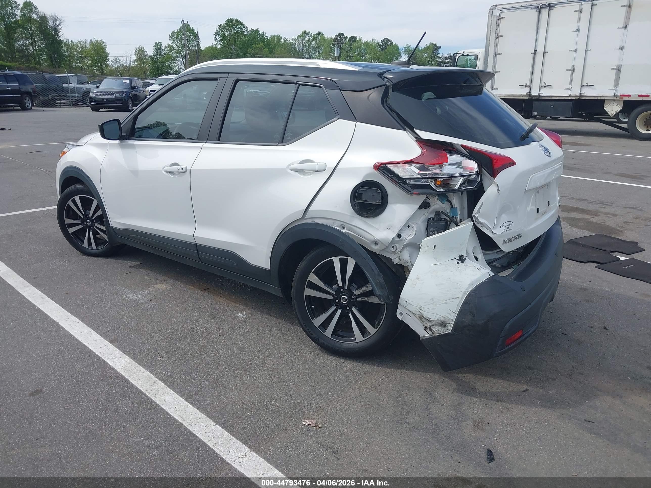 NISSAN KICKS image 3
